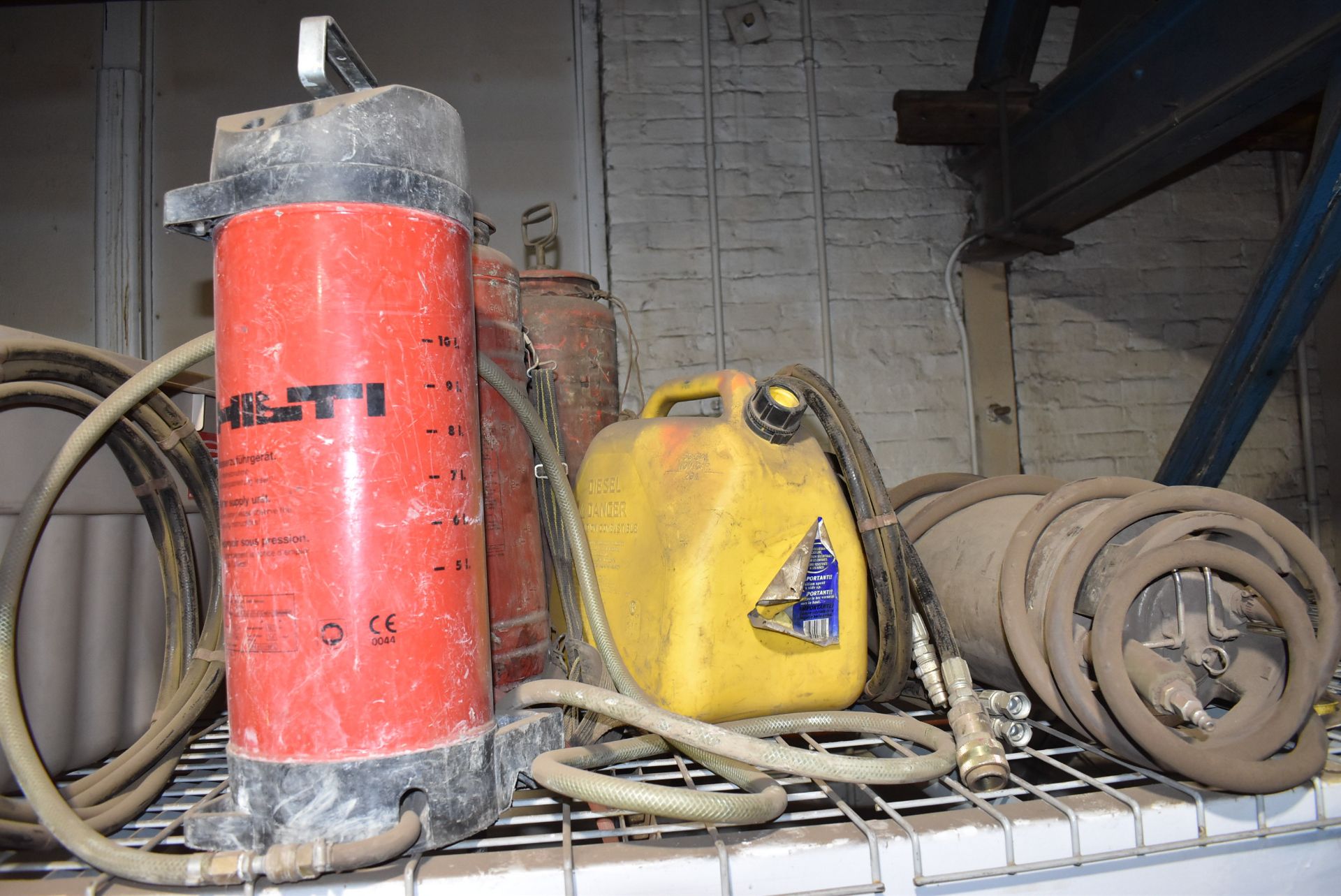 LOT/ PRESSURE SPRAYERS, DIESEL FUEL CAN, HYDRAULIC HOSES