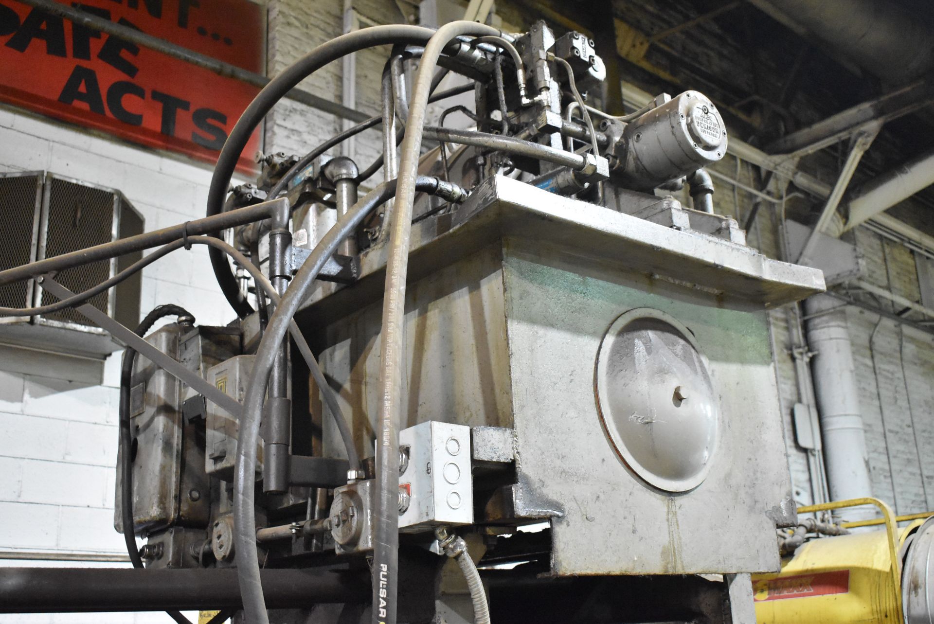 MFG. UNKNOWN 500-TON CAPACITY HYDRAULIC BULLDOZER PRESS WITH BENDING ROLLS, S/N: N/A (CI) [RIGGING - Image 4 of 7