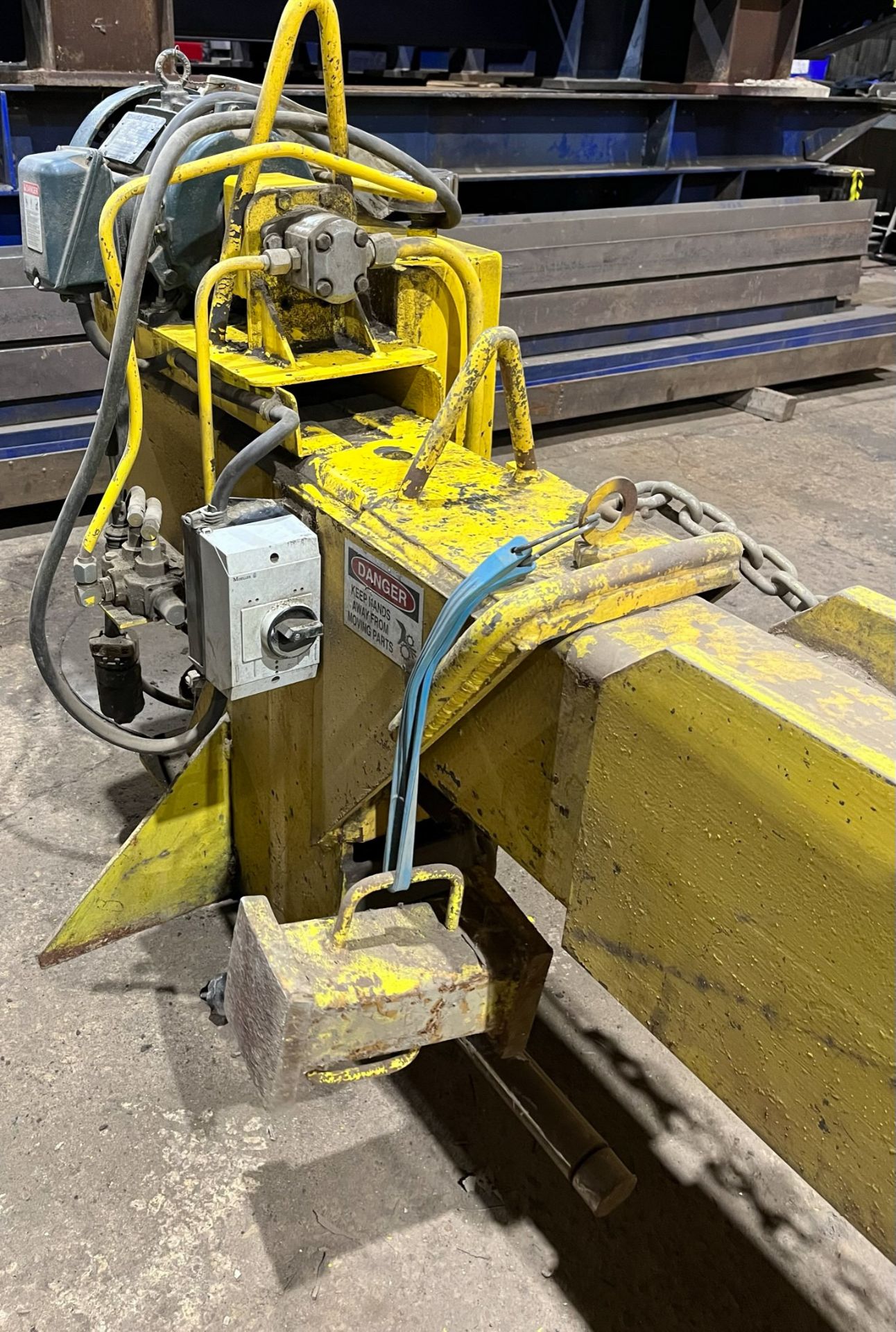HYDRAULIC GIRDER SQUEEZE JIG [RIGGING FEES FOR LOT #189A - $500 USD PLUS APPLICABLE TAXES] - Image 5 of 11