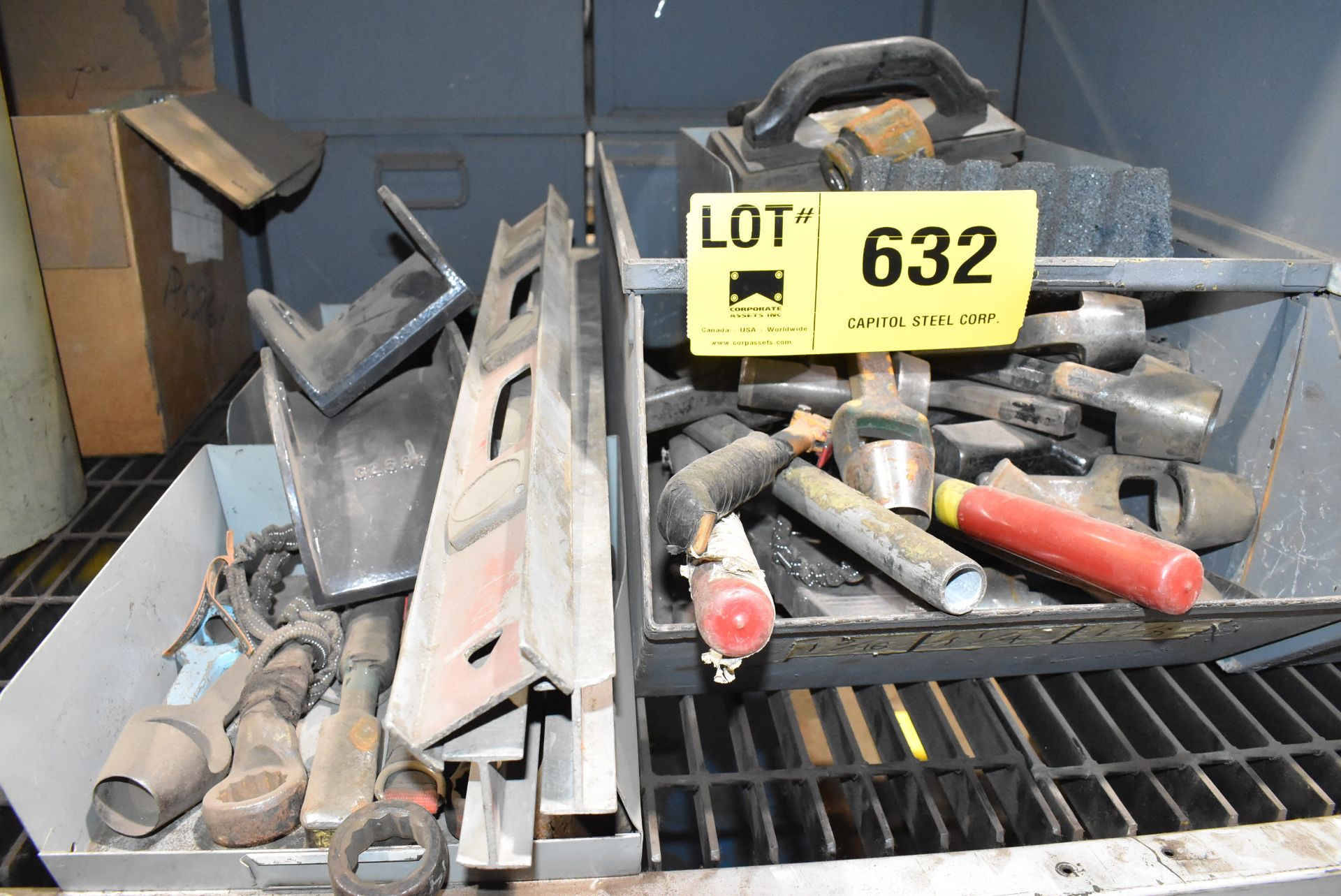 LOT/ HAND TOOLS WITH STEEL BINS