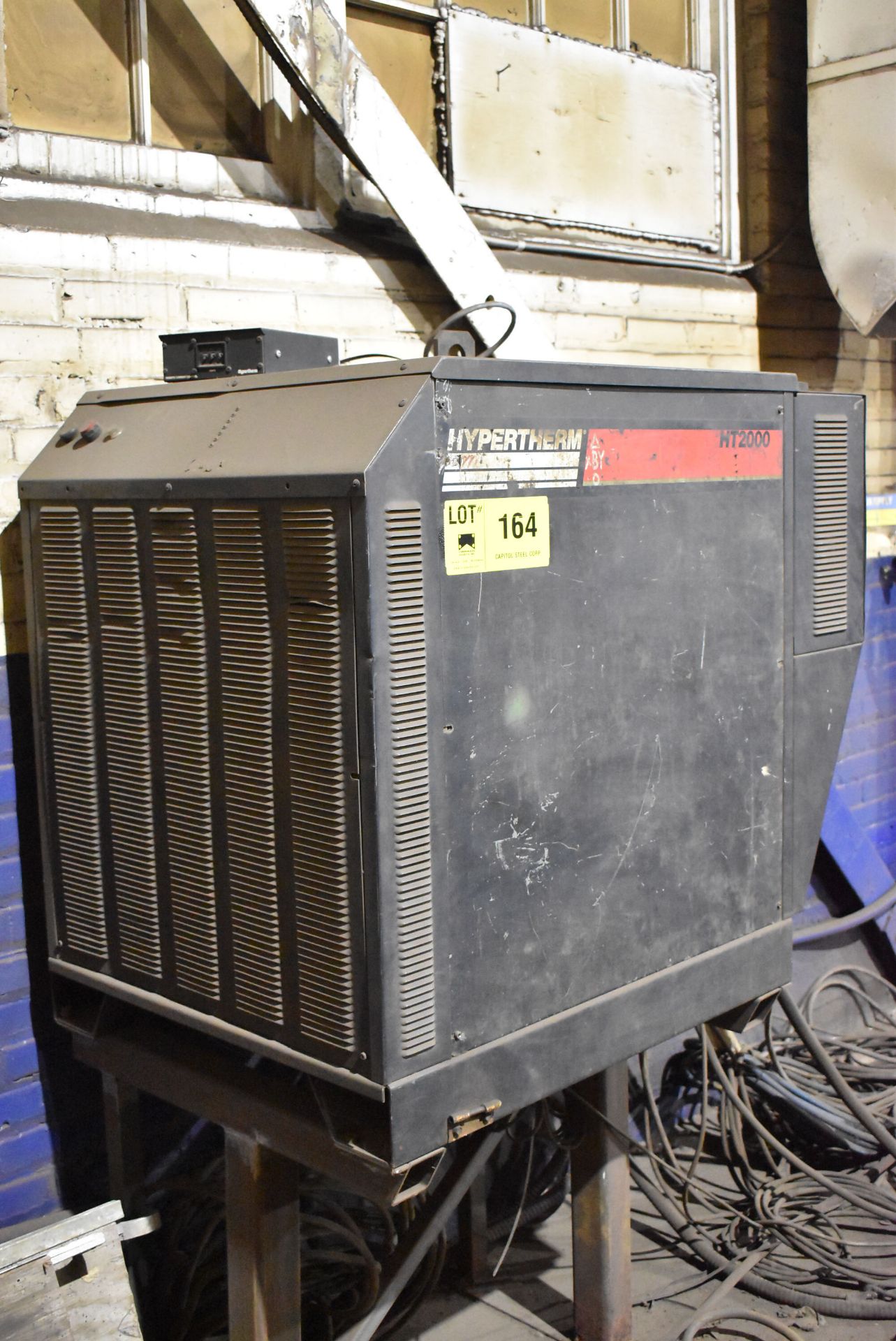HYPERTHERM HT2000 PLASMA CUTTER WITH TORCH, S/N: N/A (CI) [RIGGING FEES FOR LOT #164 - $350 USD PLUS