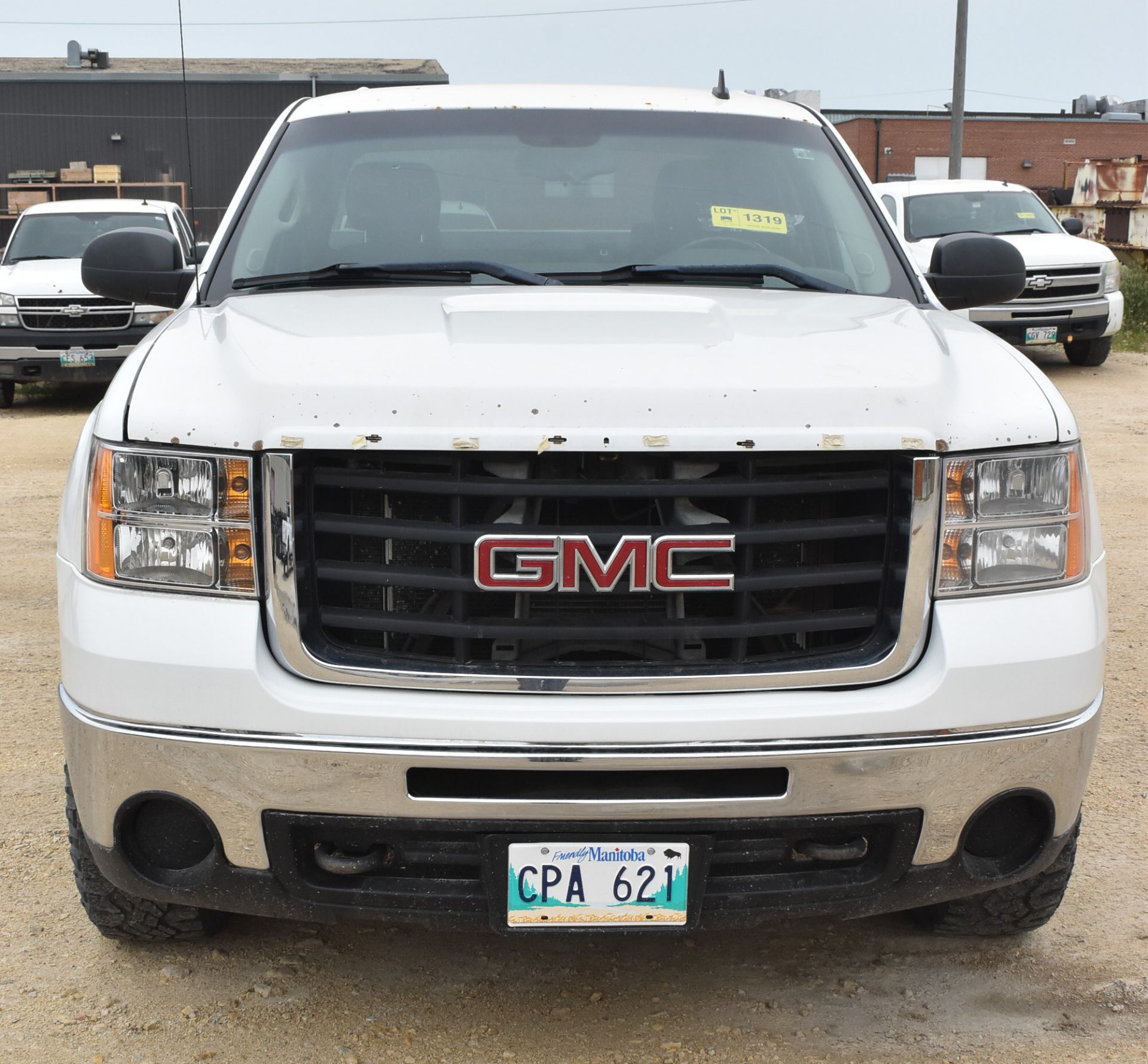 GMC (2010) SIERRA 3500HD SLE 4-DOOR PICKUP TRUCK WITH 6.0L 8-CYLINDER VORTEC GASOLINE ENGINE, - Image 3 of 24