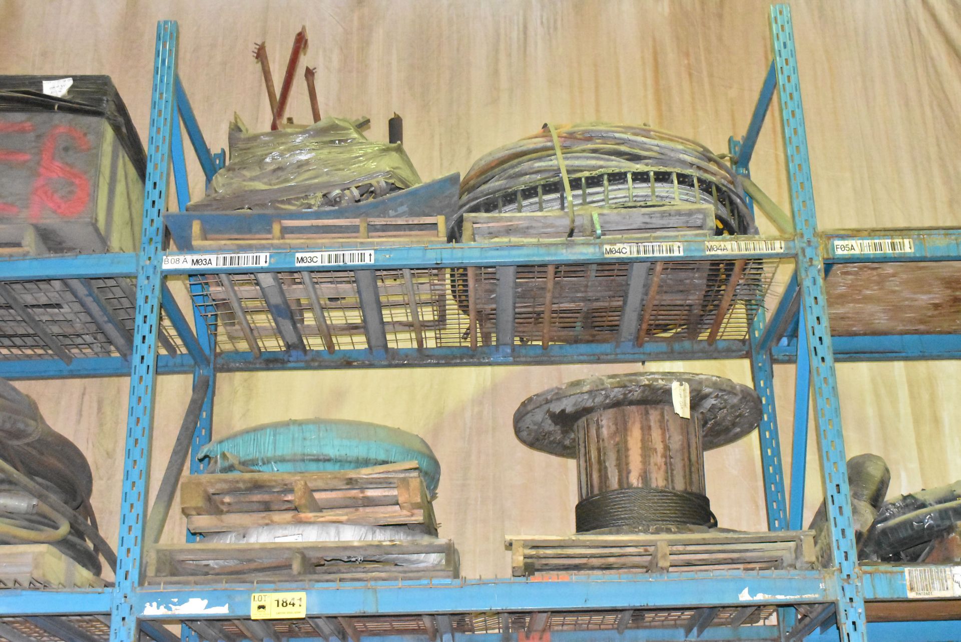 LOT/ CONTENTS OF SHELVES - INCLUDING ELECTRICAL CABLE, HOSE, WIRE ROPE, SURPLUS EQUIPMENT [RIGGING
