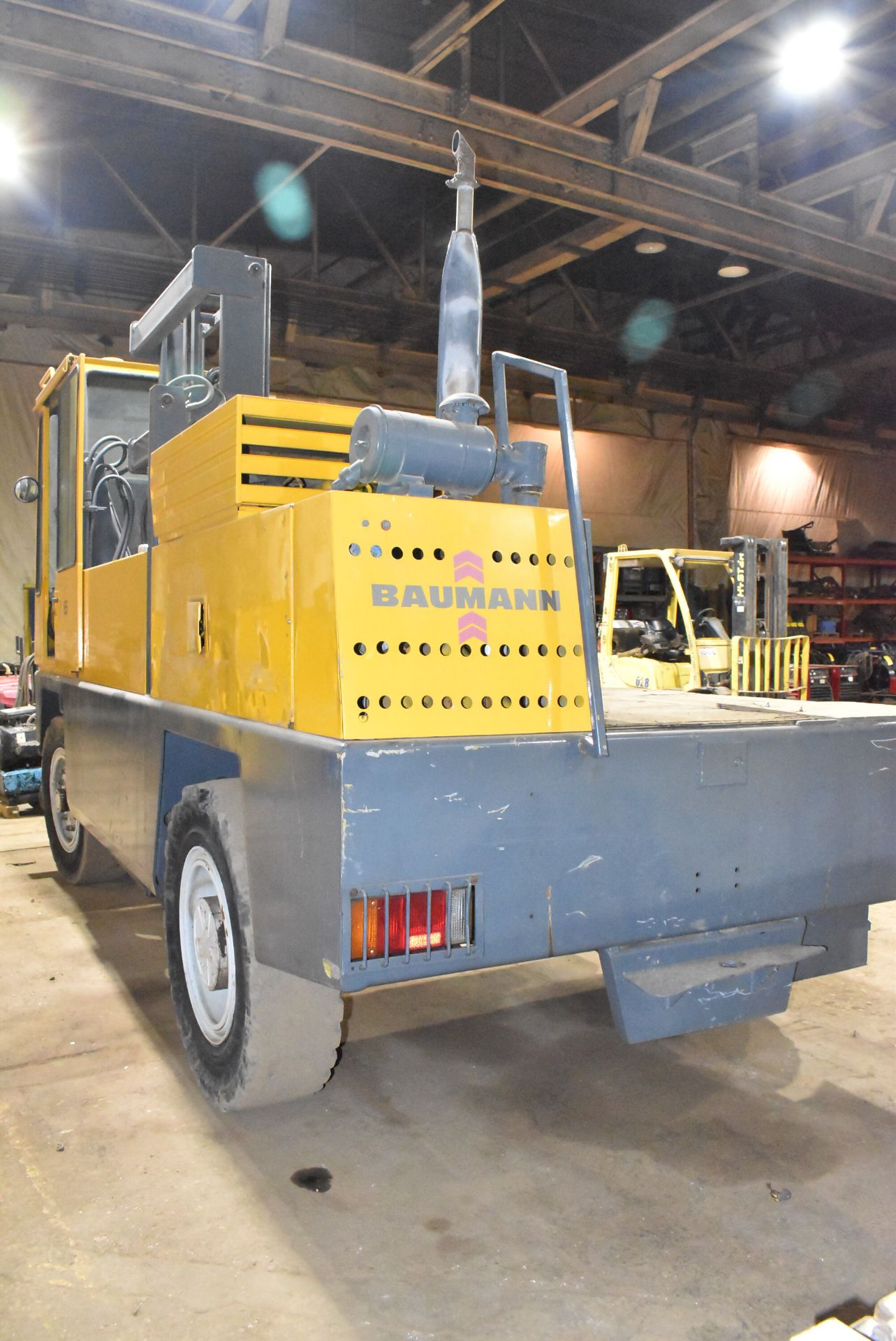 BAUMANN AS60/12/40 13,600 LB. CAPACITY DIESEL SIDE LOADER FORKLIFT WITH 60" MAX. LIFT HEIGHT, SINGLE - Image 16 of 17