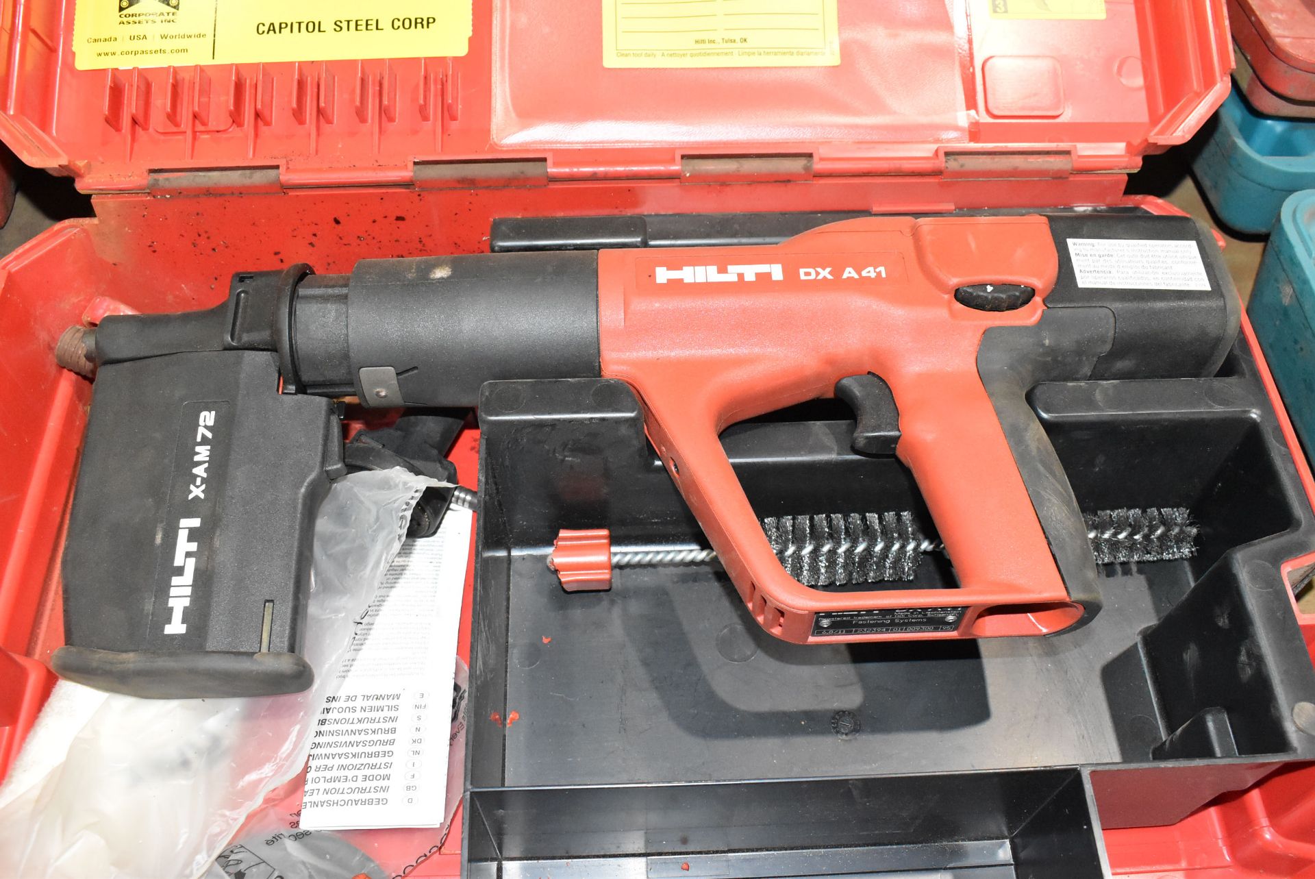 HILTI DX A41 FULLY AUTOMATIC POWER-ACTUATED FASTENING TOOL WITH HILTI X-AM72 NAIL MAGAZINE - Image 2 of 4