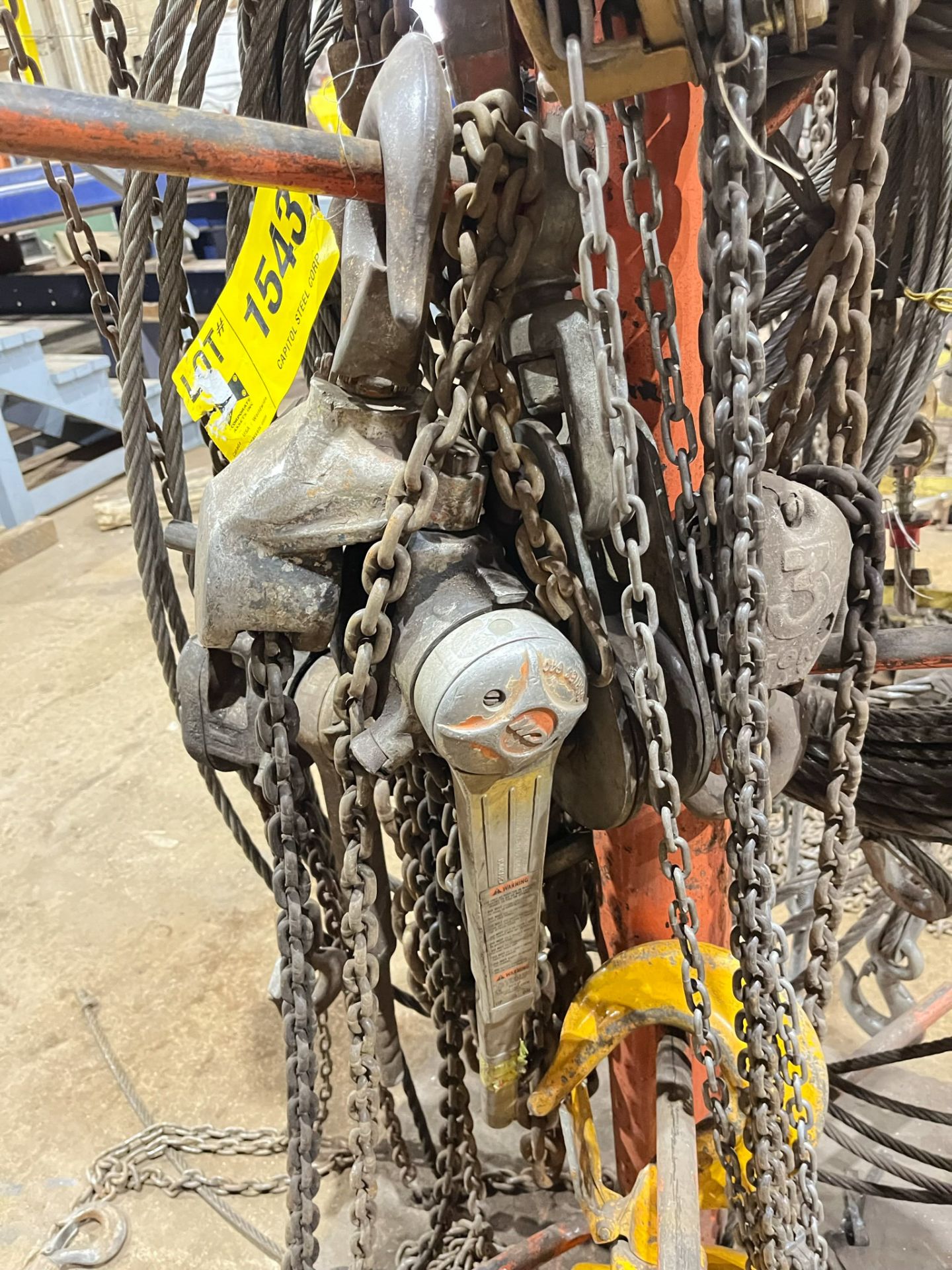 LOT/ COME-A-LONGS & WIRE ROPE WITH STORAGE RACK [RIGGING FEES FOR LOT #1543 - $30 USD PLUS - Image 4 of 8