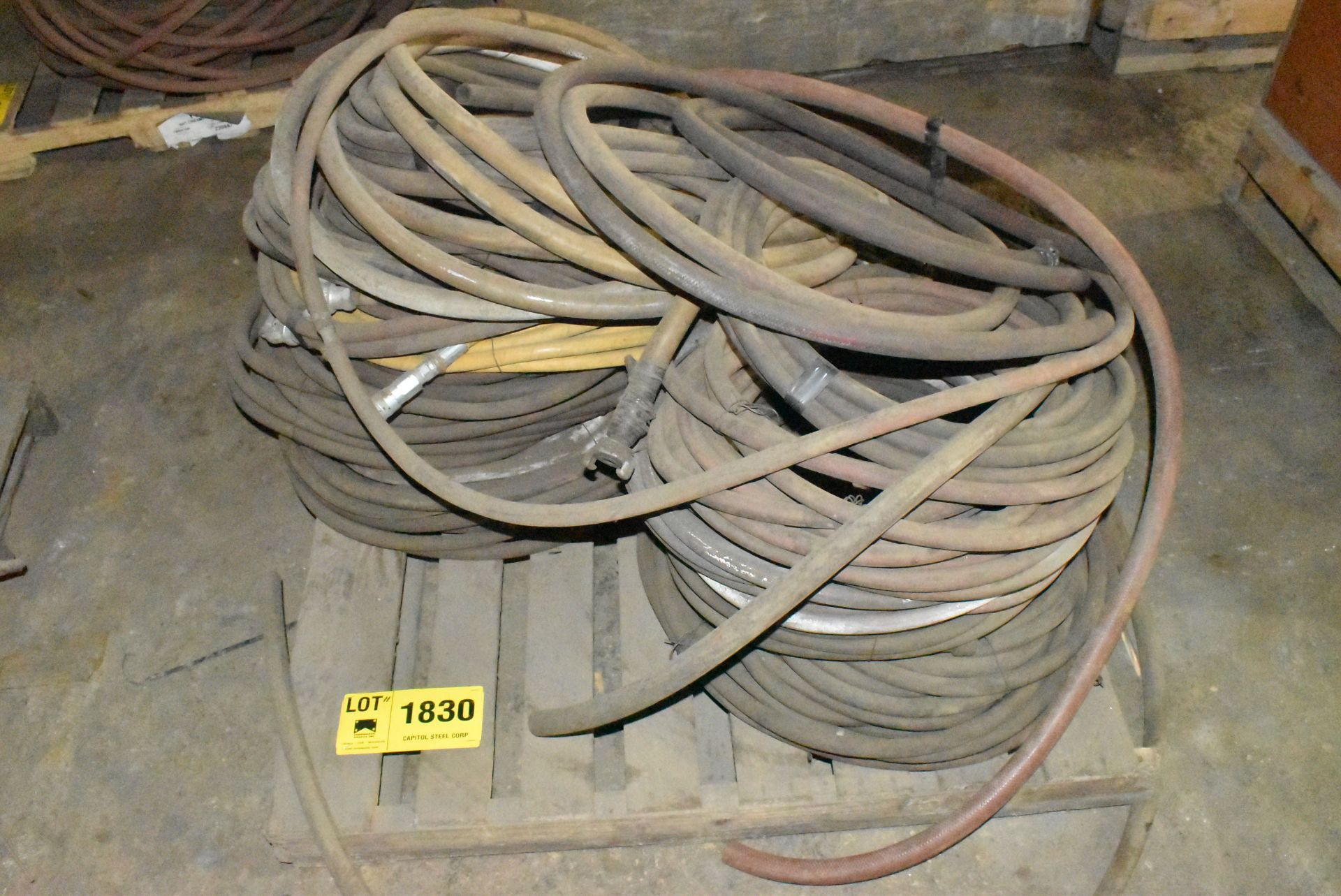 LOT/ SANDBLASTING HOSE [RIGGING FEES FOR LOT #1830 - $30 USD PLUS APPLICABLE TAXES]