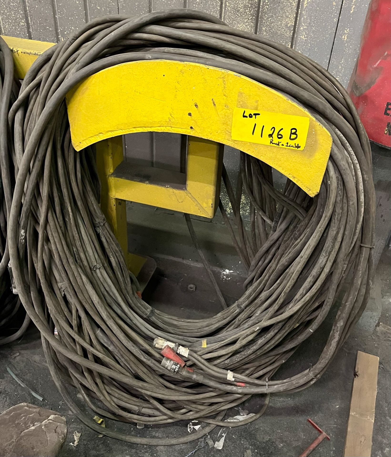 175' METALIZING CABLE SET, (4) 2/0 CABLES, (1) CONTROL CABLE WITH RACK [RIGGING FEES FOR LOT #