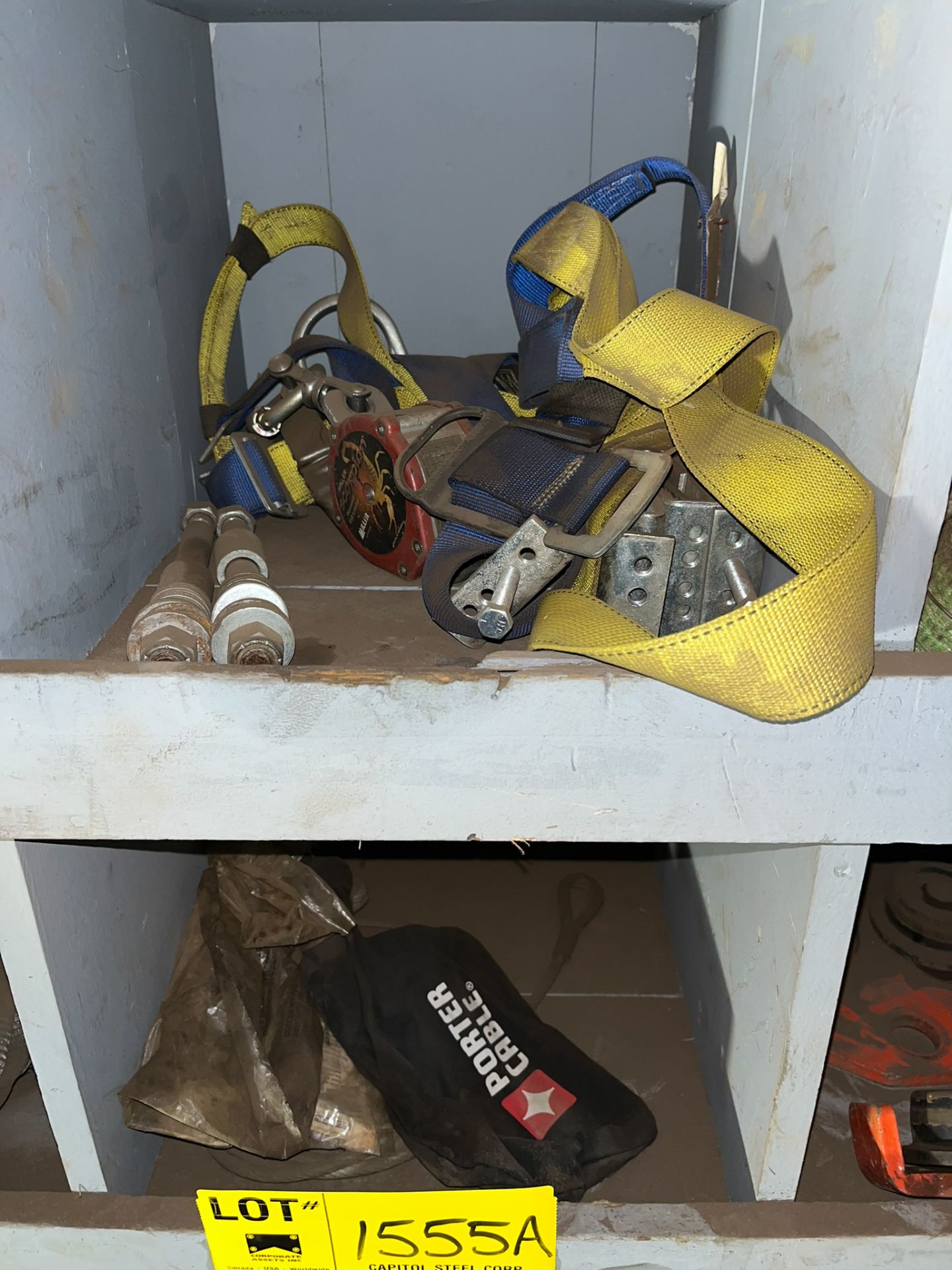 LOT/ CONTENTS OF SHELVES - FALL ARREST SAFETY SYSTEM & LIFTING COMPONENTS INCLUDING TIRFORS AND - Image 3 of 7