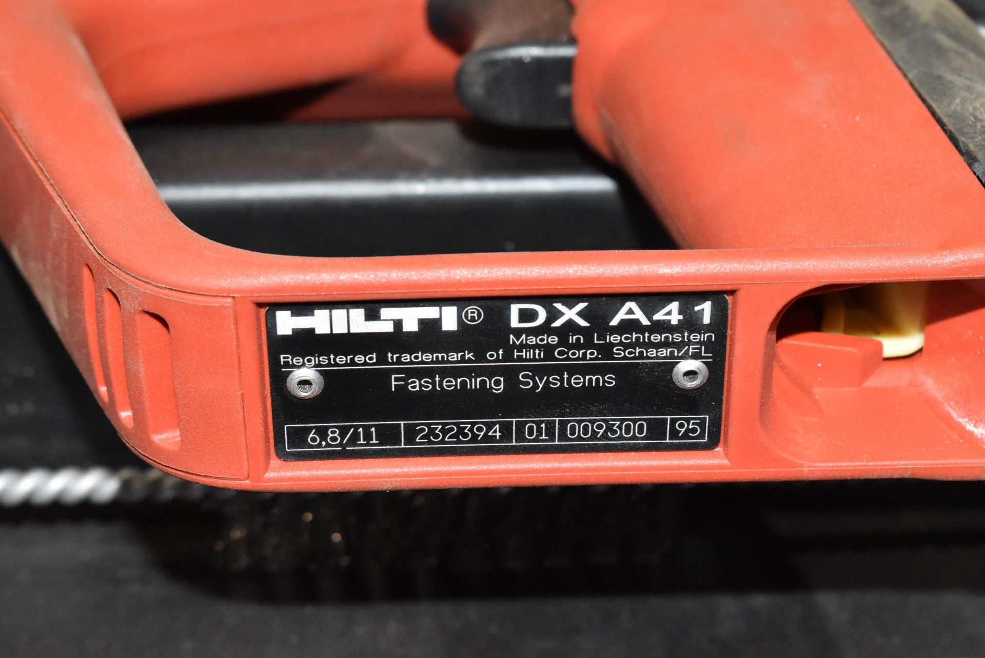 HILTI DX A41 FULLY AUTOMATIC POWER-ACTUATED FASTENING TOOL WITH HILTI X-AM72 NAIL MAGAZINE - Image 3 of 4