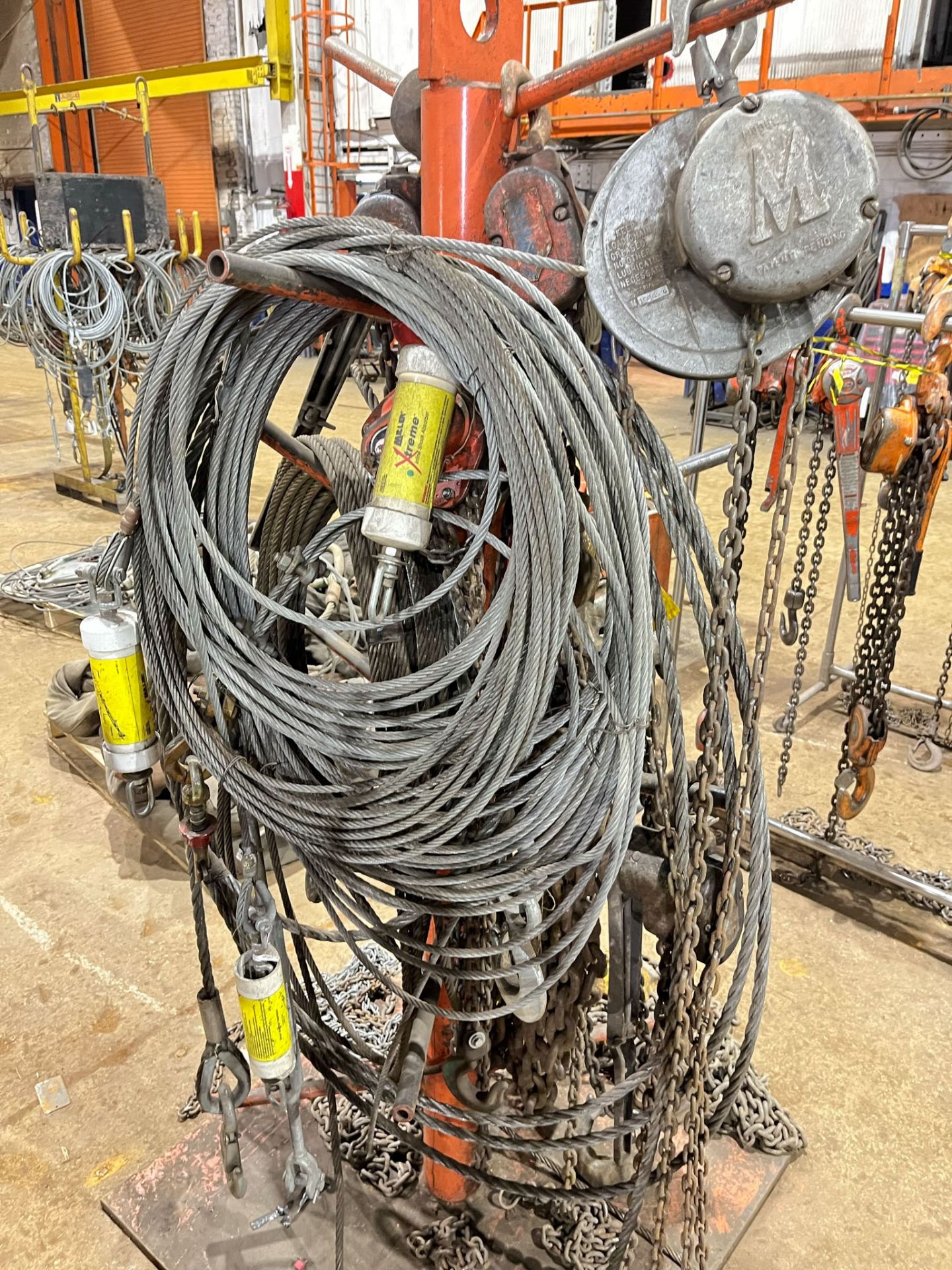 LOT/ COME-A-LONGS & WIRE ROPE WITH STORAGE RACK [RIGGING FEES FOR LOT #1543 - $30 USD PLUS - Image 8 of 8