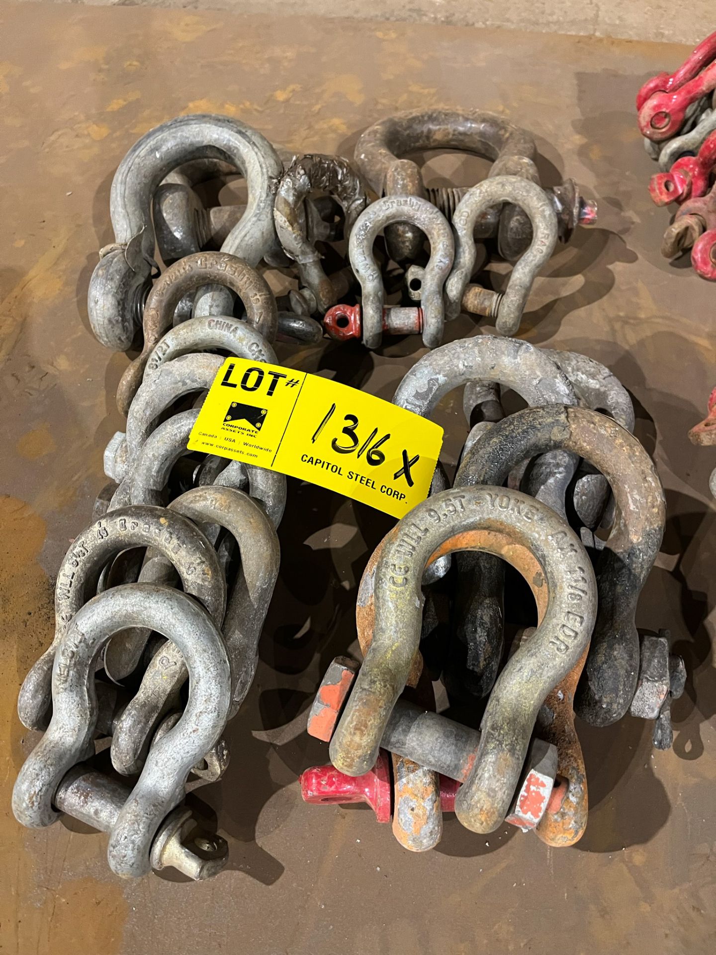 LOT/ ASSORTMENT OF 9.5 TO 25 TON CAPACITY SHACKLES