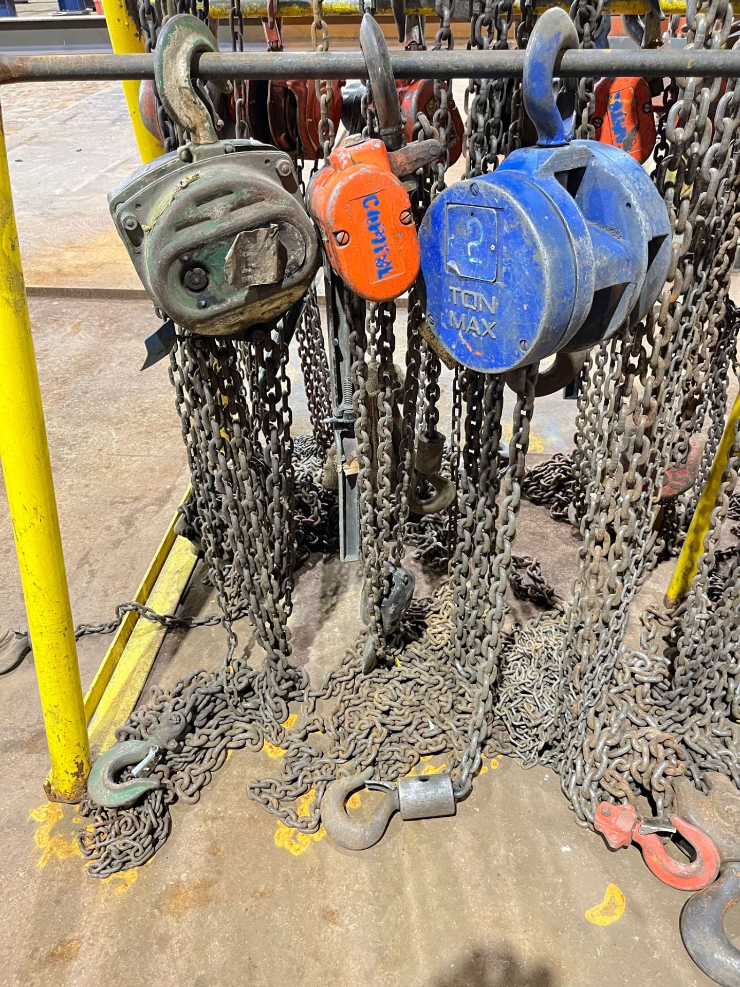 LOT/ (2) CHAIN FALLS & (1) 3 TON CAPACITY COME ALONG- [RIGGING FEES FOR LOT #1538C - $30 USD PLUS