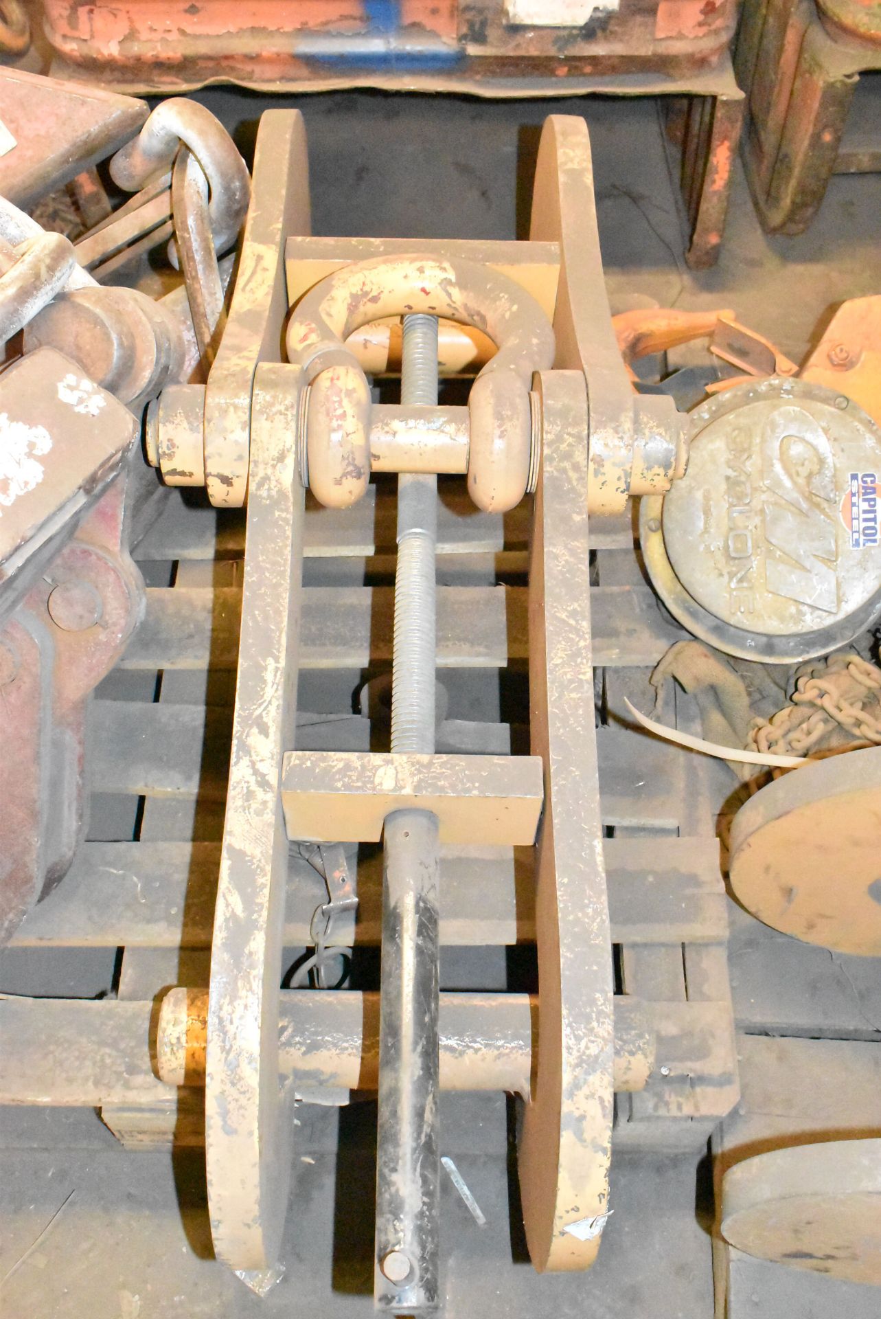 CALDWELL 20 TON CAPACITY BEAM CLAMP [RIGGING FEES FOR LOT #1524 - $30 USD PLUS APPLICABLE TAXES] - Image 2 of 3