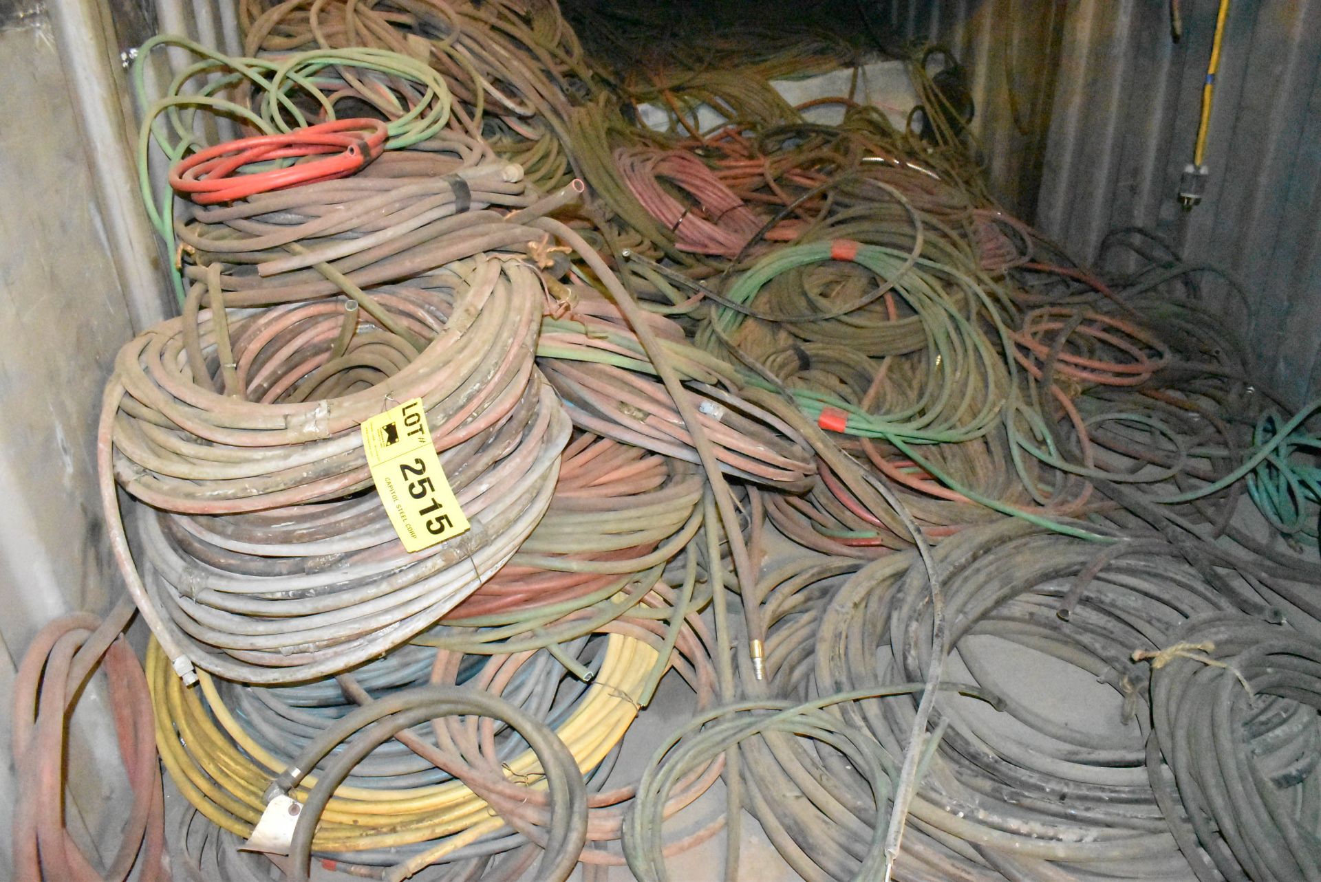 LOT/ CONTENTS OF CONTAINER - PNEUMATIC HOSE, HYDRAULIC HOSE, WELDING CABLES, OXY-ACETYLENE HOSE - Image 2 of 4