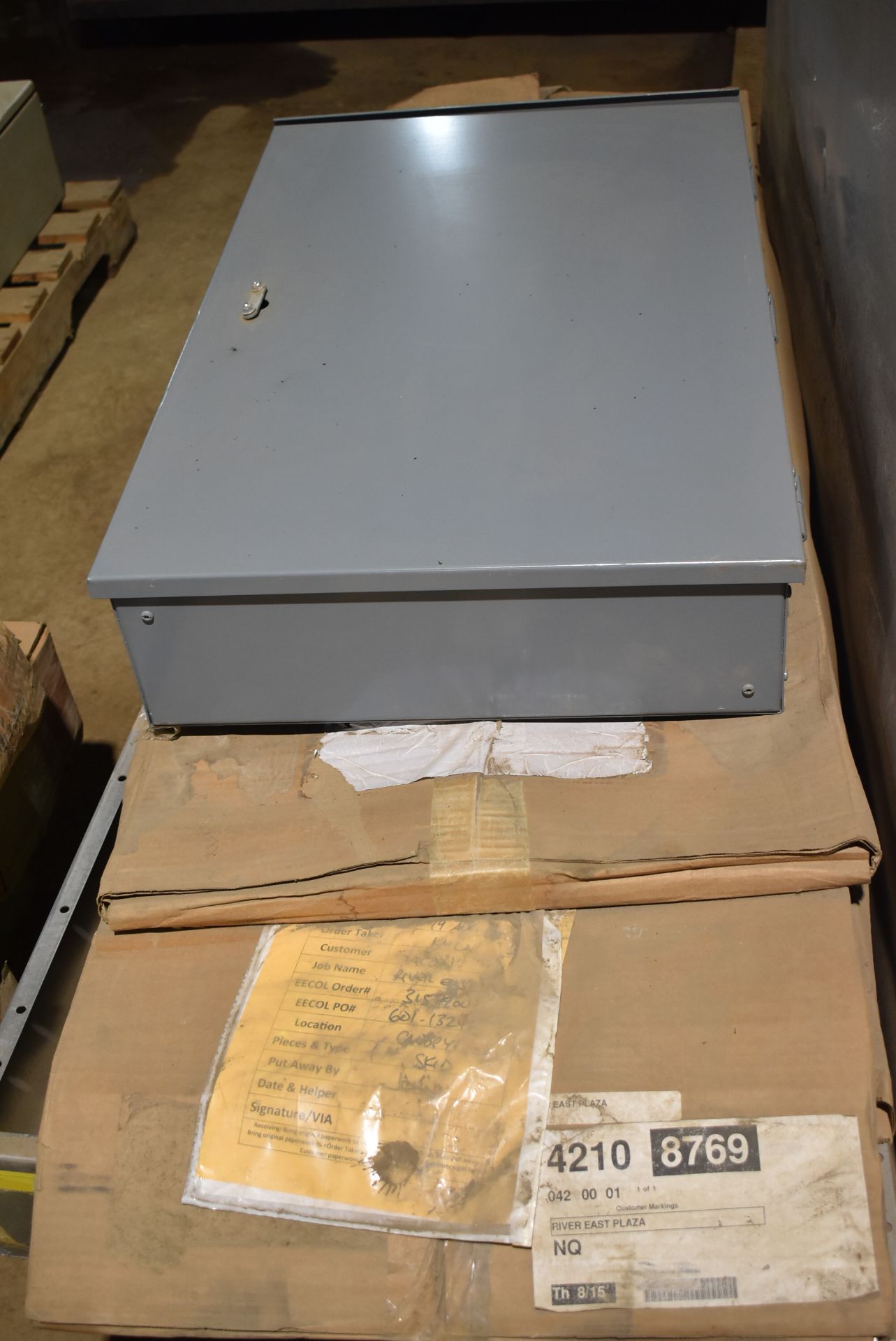 LOT/ (3) SKIDS WITH ELECTRICAL PANELS & BOXES, BREAKER PANEL COVERS, SEALED OVERHEAD LIGHT FIXTURES, - Image 4 of 12