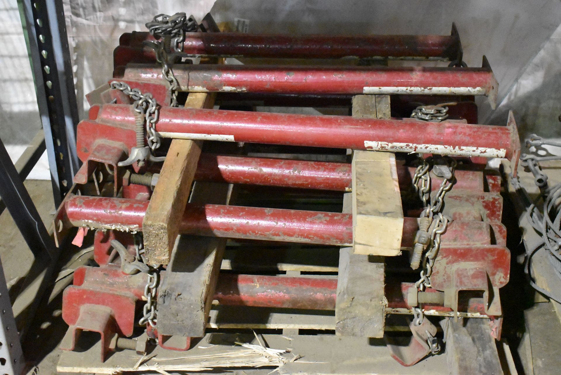 LOT/ HORIZONTAL LIFELINE SYSTEM BEAM STANCHIONS & WIRE CABLES [RIGGING FEES FOR LOT #2653 - $30 - Image 4 of 5