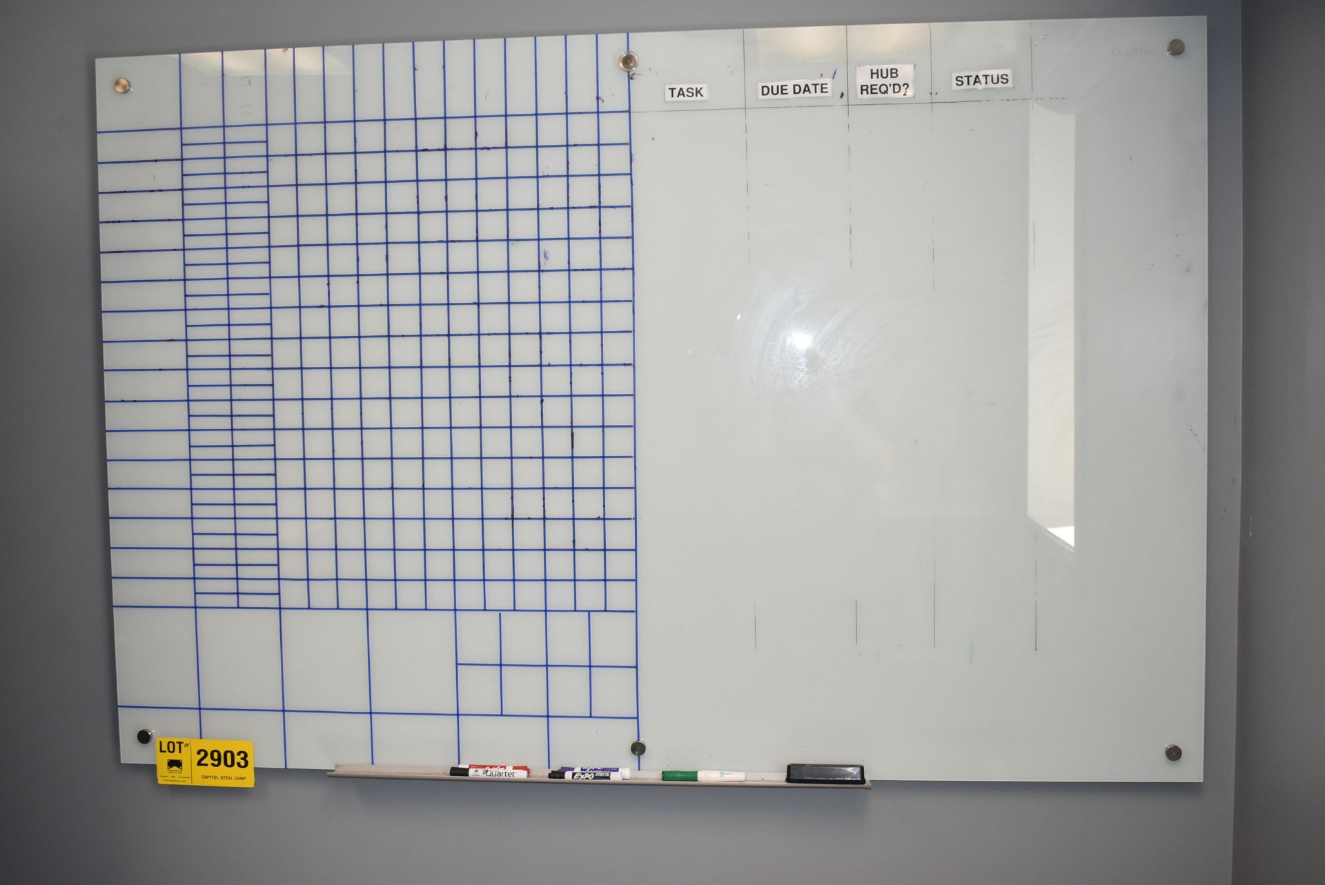 GLASS MAGNETIC DRY ERASE BOARD