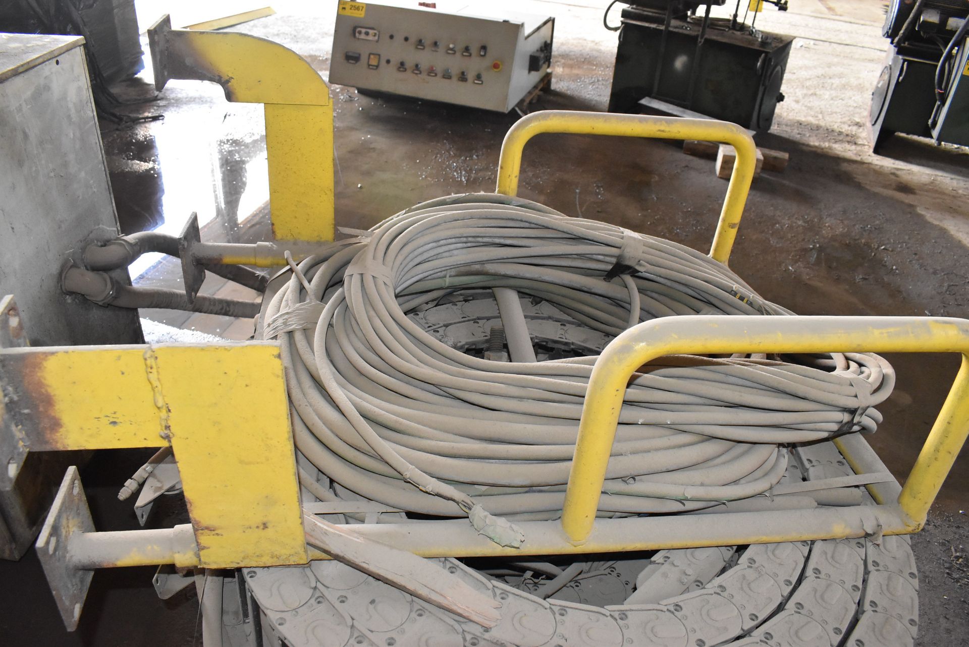 LOT/ CNC FLEXIBLE CABLE TRAY WITH POWER CABLES [RIGGING FEES FOR LOT #2569 - $30 USD PLUS APPLICABLE - Image 3 of 3