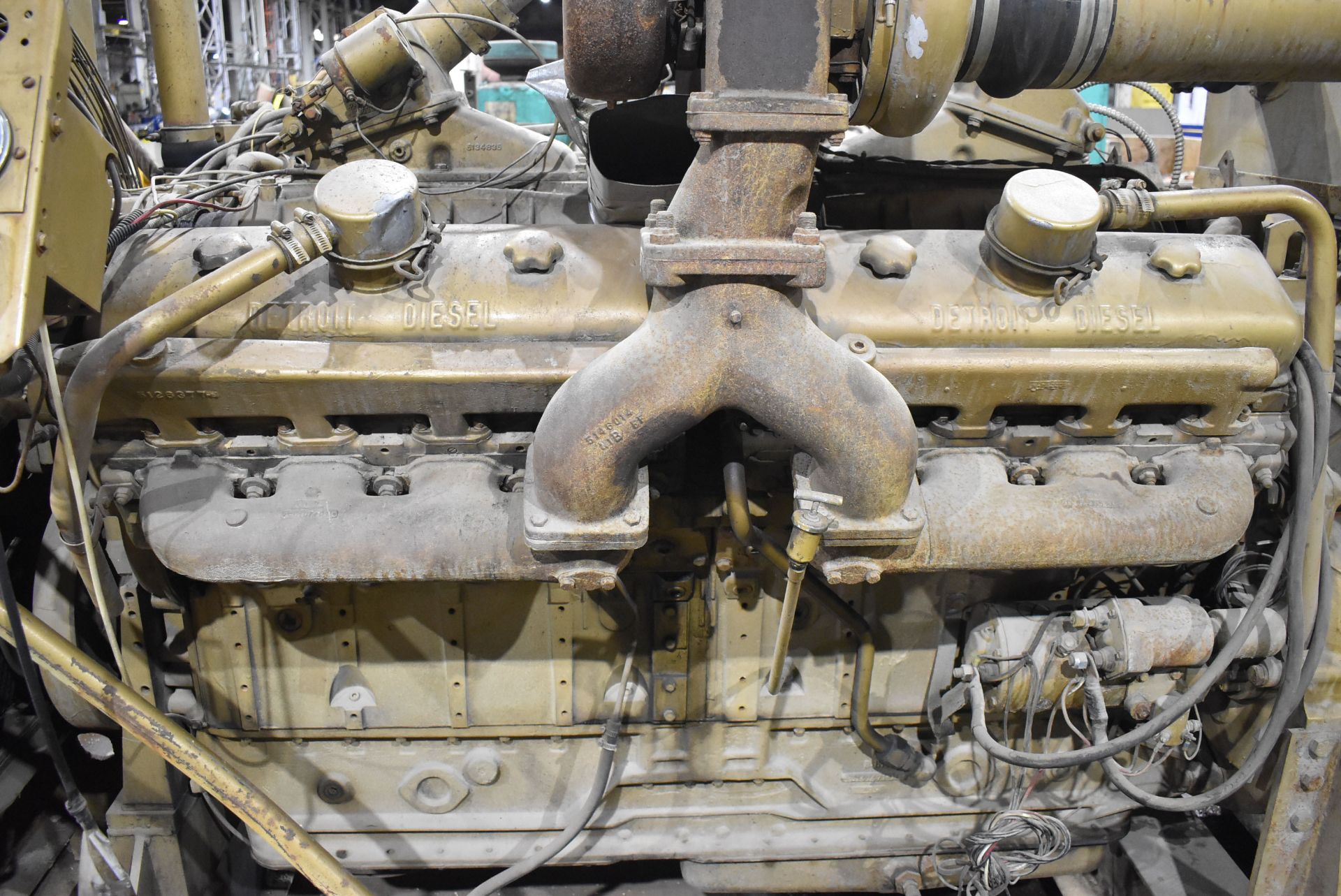 CATERPILLAR TURBO DIESEL POWERED GEN SET WITH DETROIT DIESEL 3412 DIESEL ENGINE, 455 KW MAX - Image 3 of 8