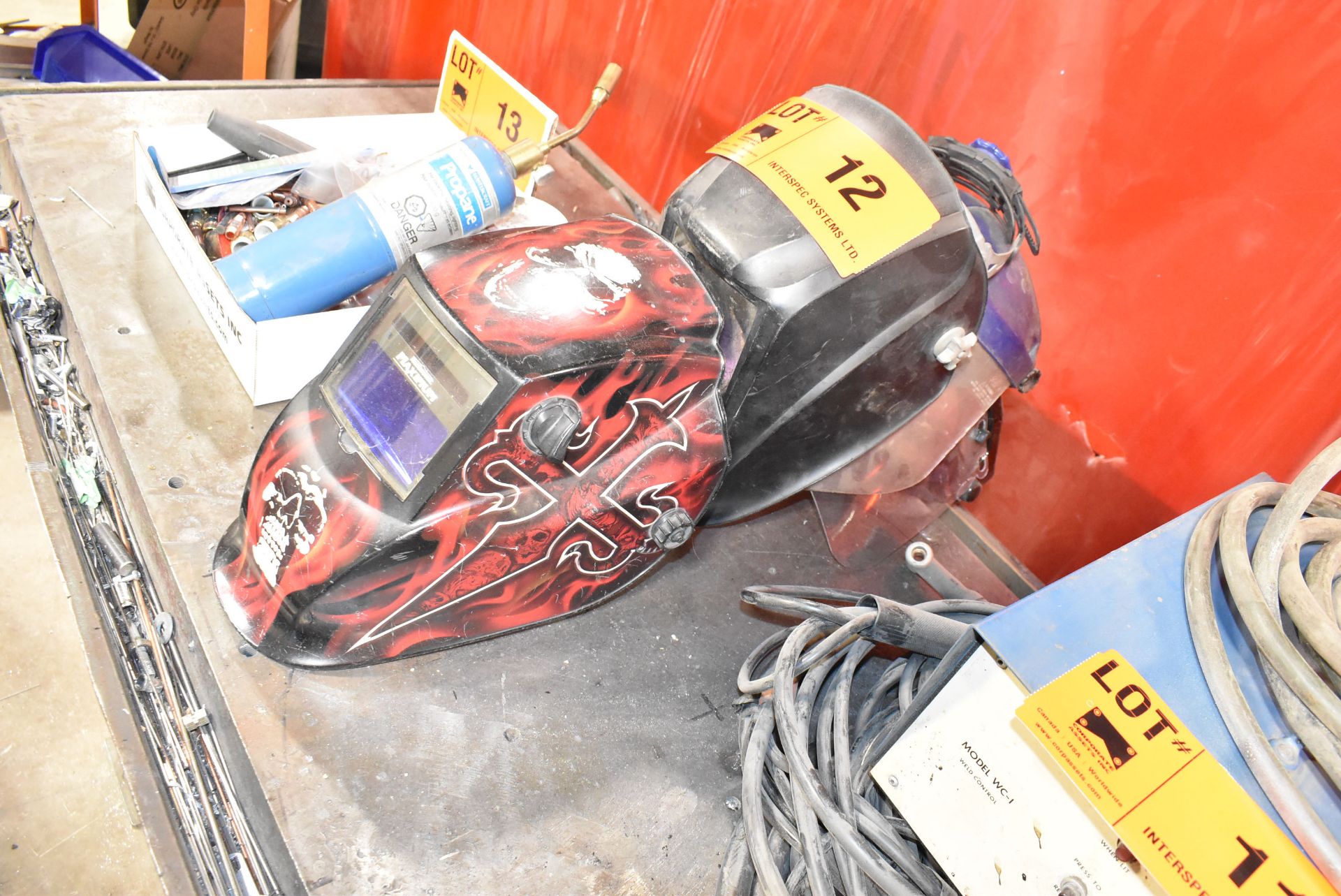 LOT/ WELDING AND GRINDING MASKS - Image 2 of 2