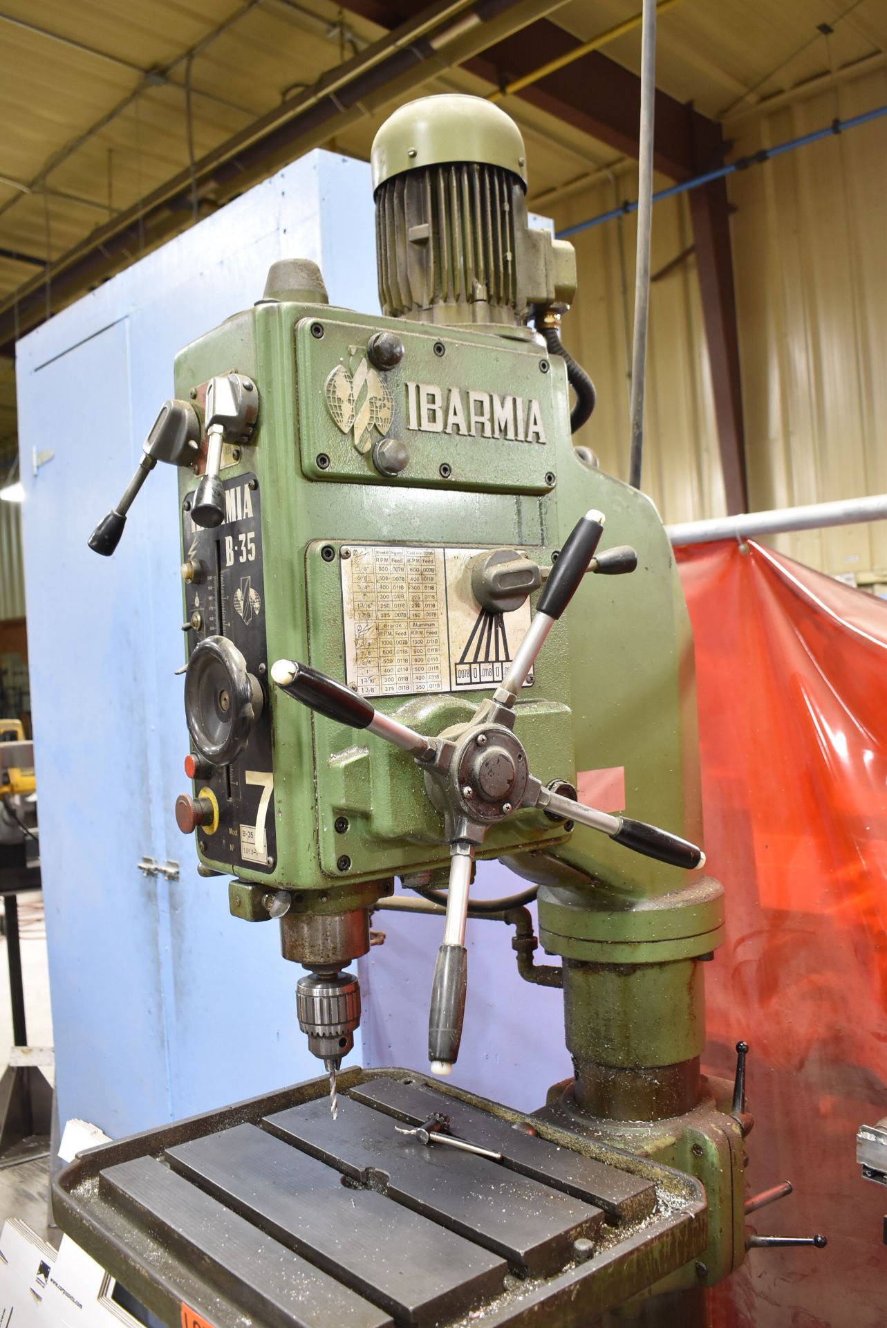 IBARMIA B-35 GEAR HEAD DRILL WITH SPEEDS TO 1500RPM, COOLANT, 17" X 15" T-SLOT TABLE, S/N 1863-1. ( - Image 5 of 9