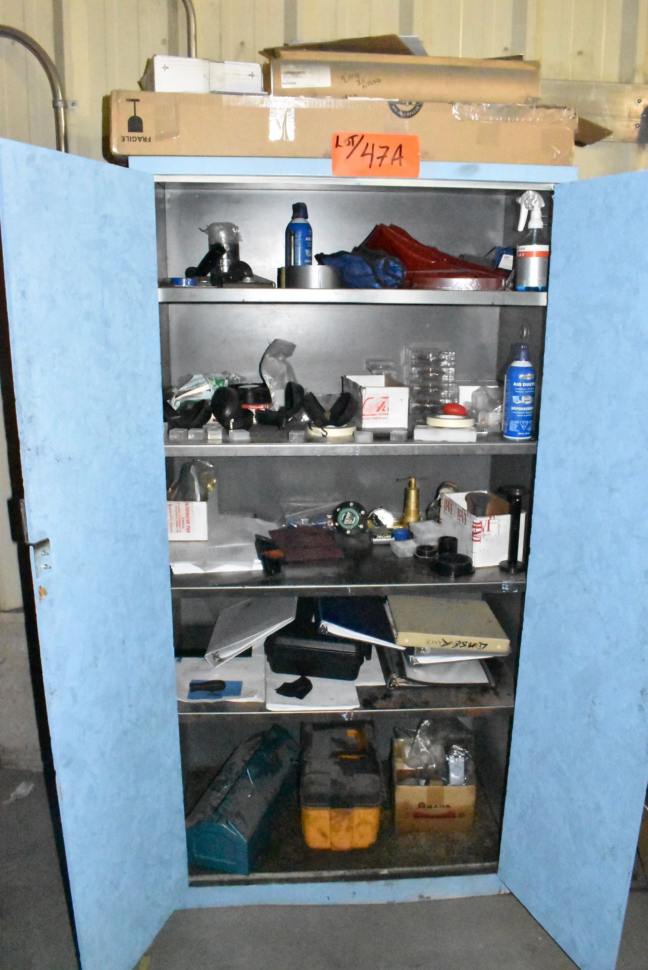 LOT/ CABINET WITH CONTENTS CONSISTING OF LASER TIPS, LENSES AND PARTS [RIGGING FOR FOR LOT #47A - $