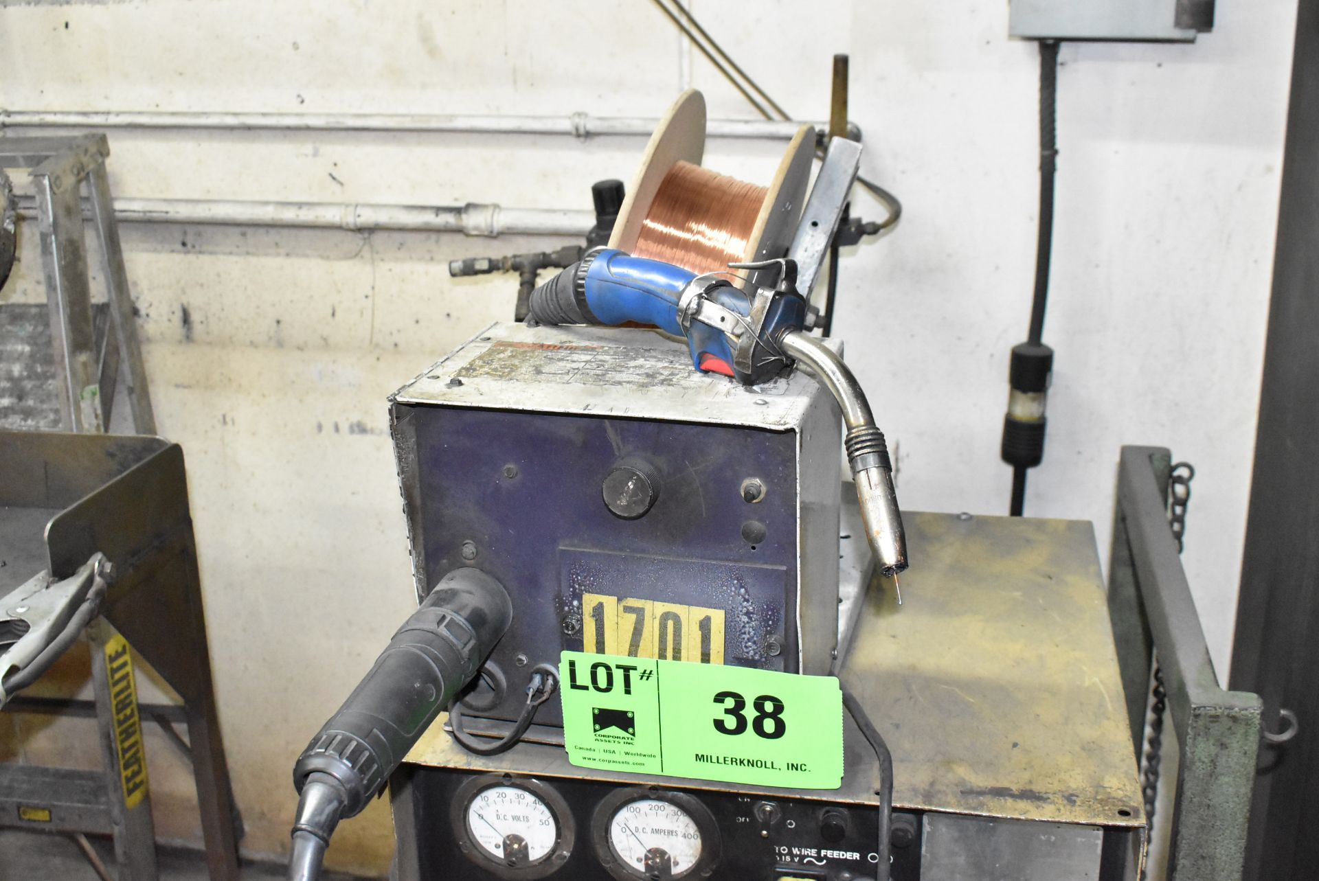HOBART RC-200 MIG WELDER WITH HOBART 17 WIRE FEEDS, S/N N/A (CI) [RIGGING FEE FOR LOT #38 - $35 - Image 4 of 4