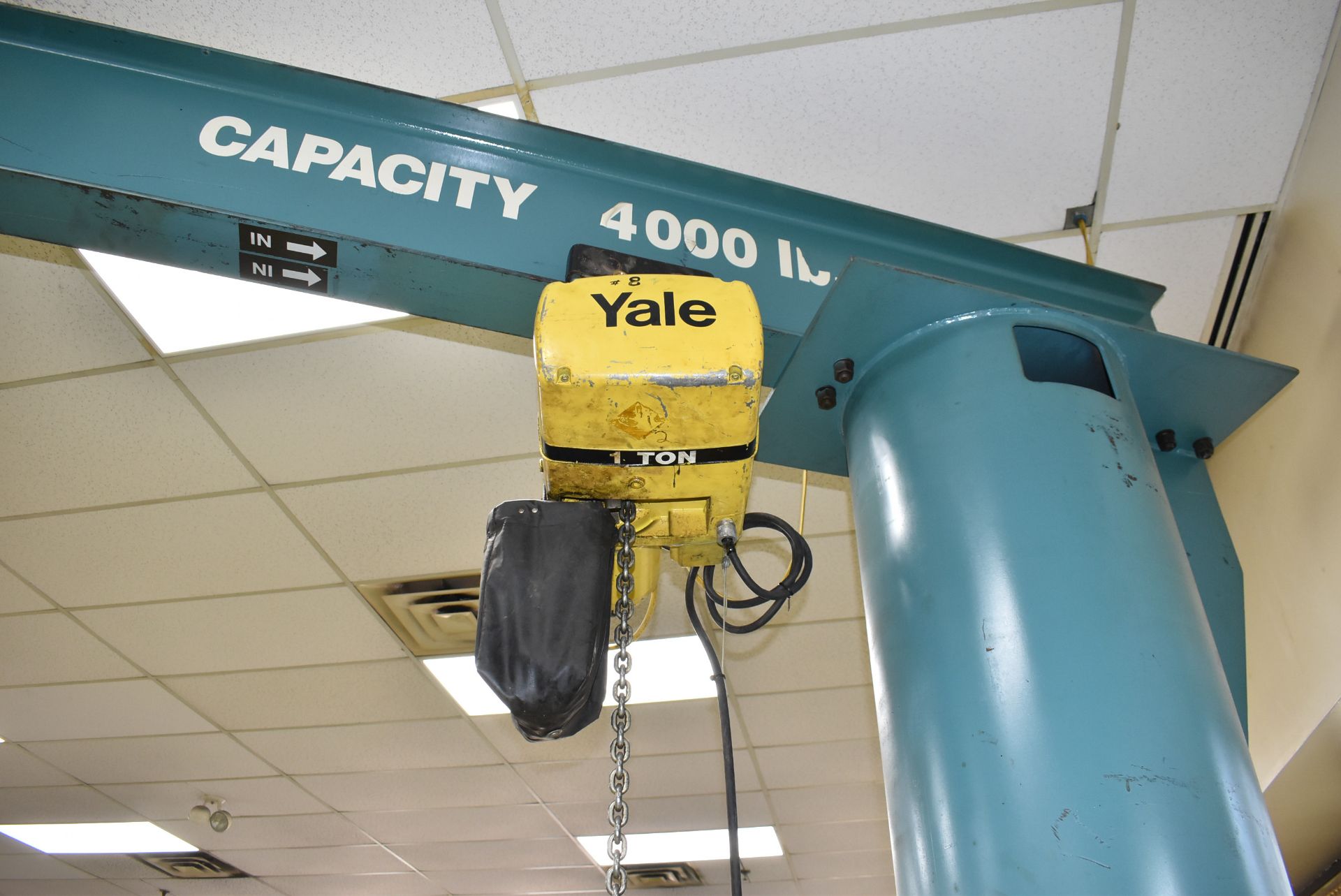 MOTIVATION 2 TON FREE STANDING JIB ARM WITH YALE 1 TON ELECTRIC HOIST WITH PENDENT CONTROL, S/N N/A. - Image 5 of 7