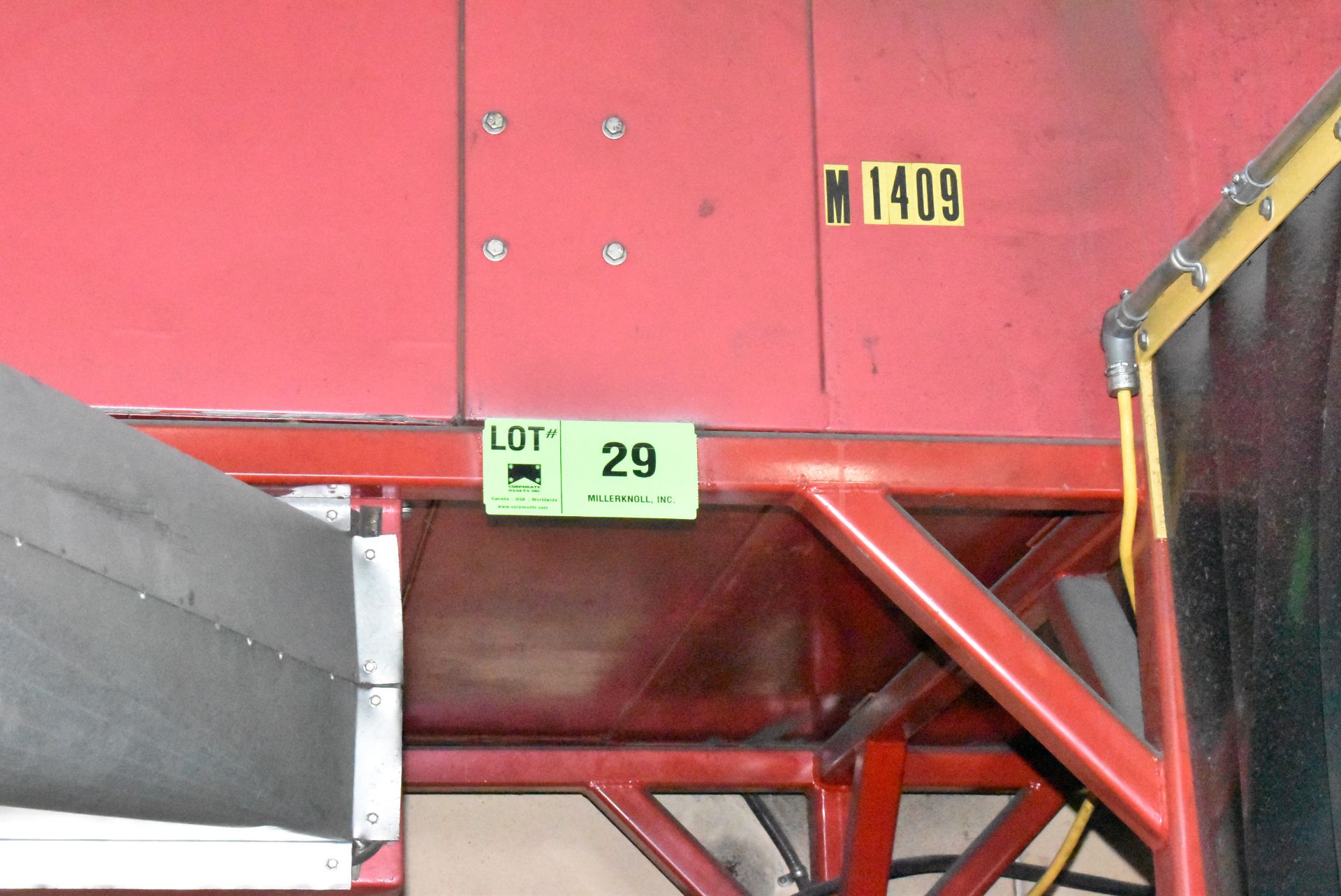 DIVERSI-TECH FRED DM6400 FUME EXTRACTOR, S/N DM0070 (CI) [RIGGING FEE FOR LOT #29 - $175 CAD PLUS - Image 2 of 4