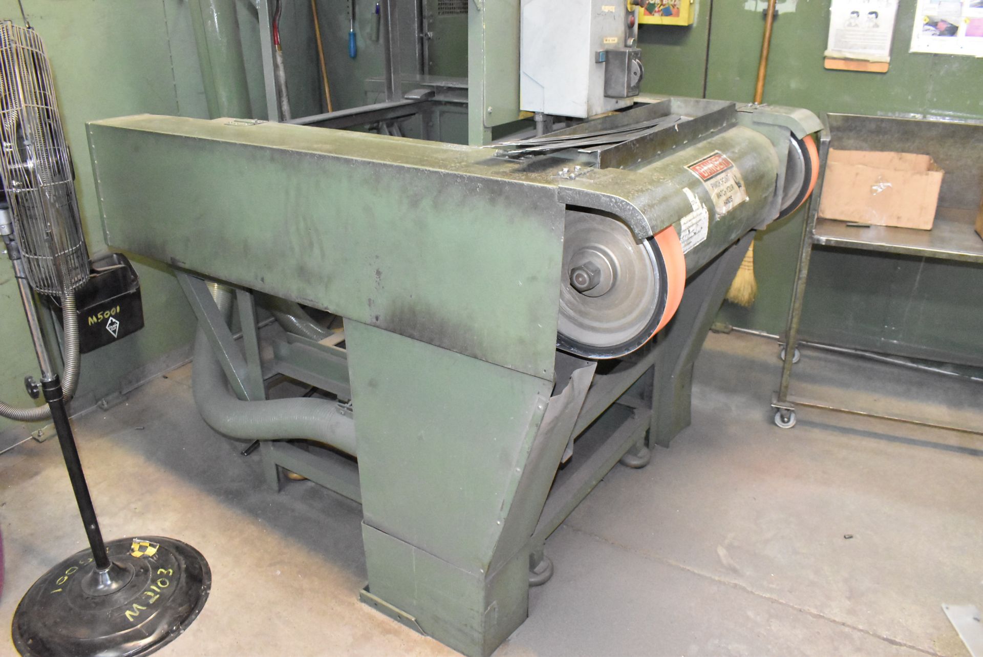 MFG UNKNOWN DOUBLE HEAD SANDER/POLISHER WITH TORIT DUST COLLECTOR, S/N N/A (CI) [RIGGING FEE FOR LOT - Image 4 of 5
