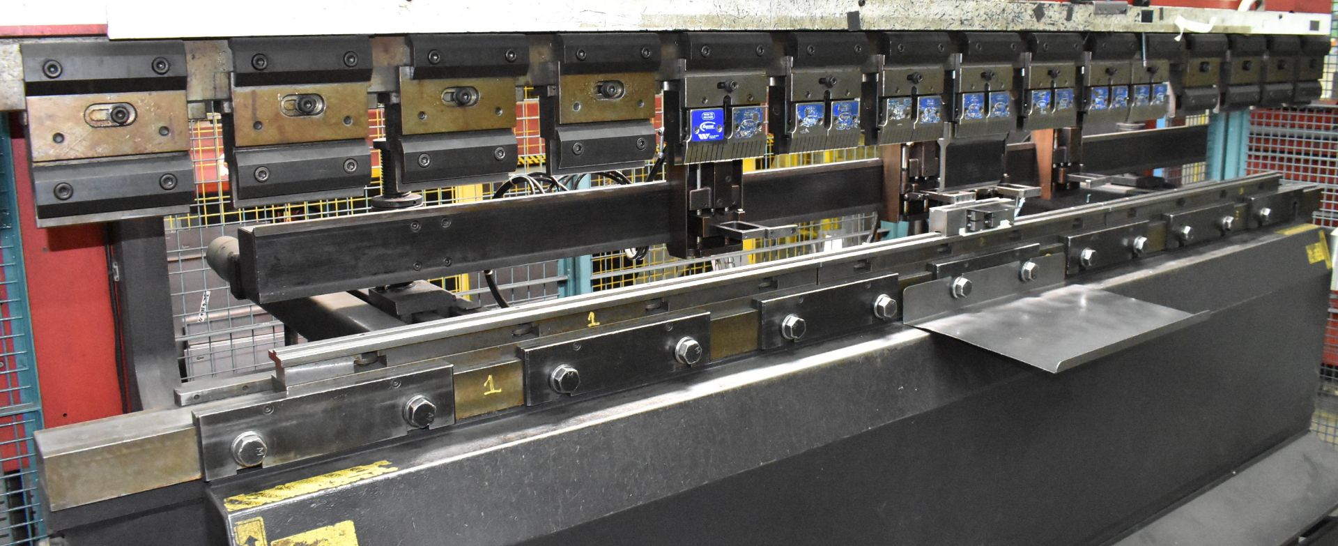 AMADA RG-100 100 TON X 10' HYDRAULIC PRESS BRAKE WITH AMADA NC9-EXII CNC BACK GAUGE CONTROL, 100. - Image 4 of 9