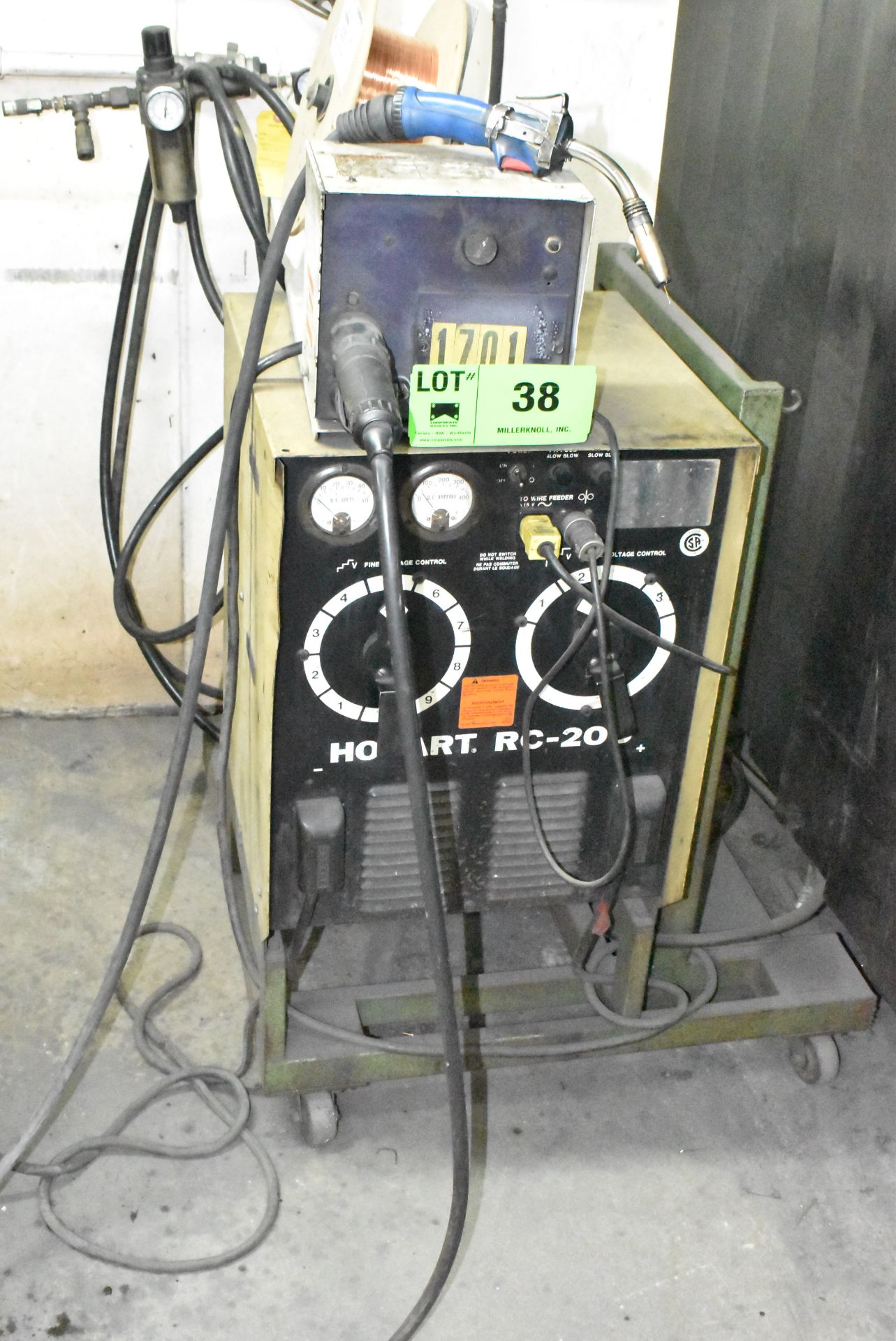 HOBART RC-200 MIG WELDER WITH HOBART 17 WIRE FEEDS, S/N N/A (CI) [RIGGING FEE FOR LOT #38 - $35