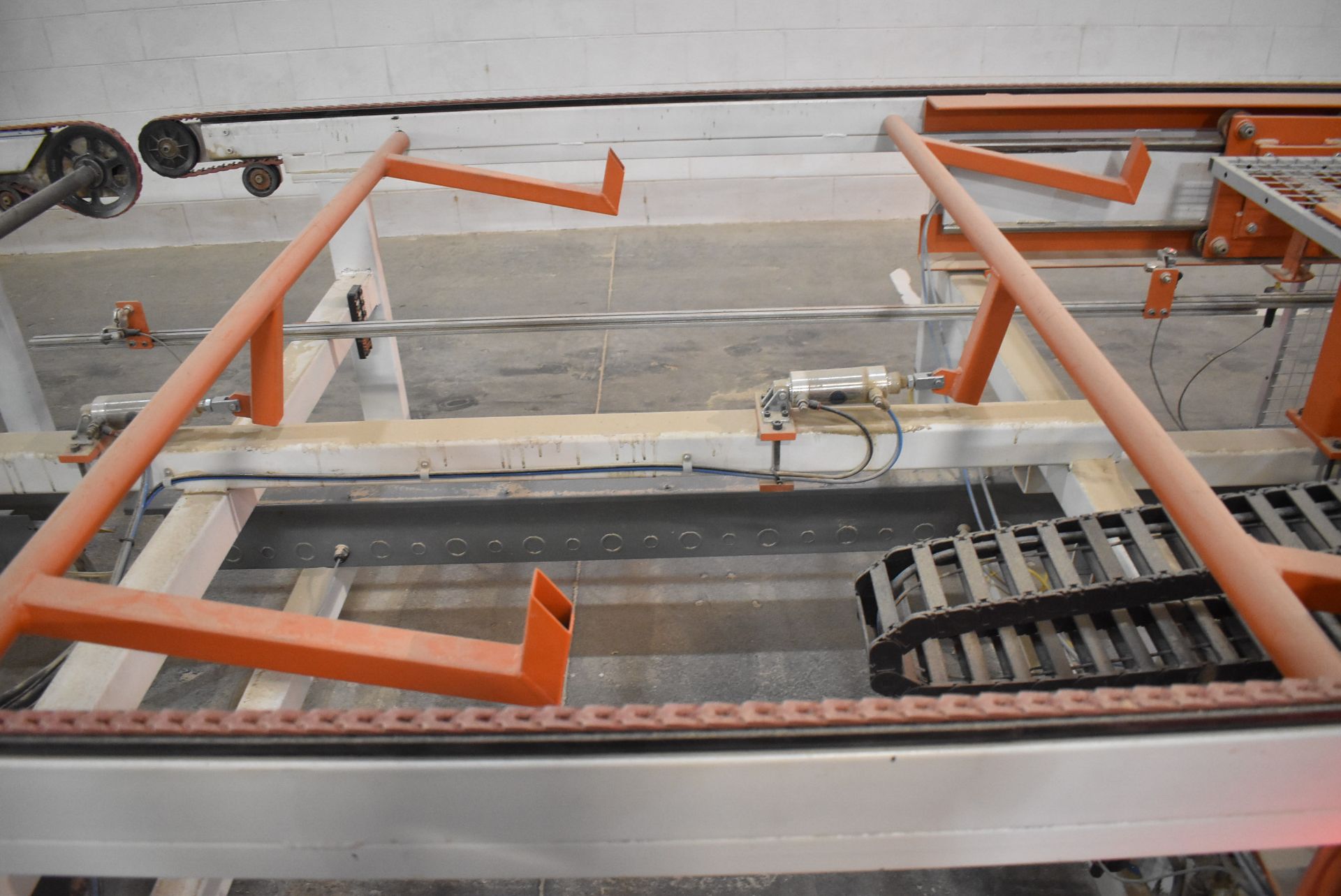 LOT/ 70"X179" & 70"X185" POWERED HORIZONTAL LACEBELT CONVEYORS (CI) [RIGGING FEE FOR LOT #214 - $500 - Image 5 of 10