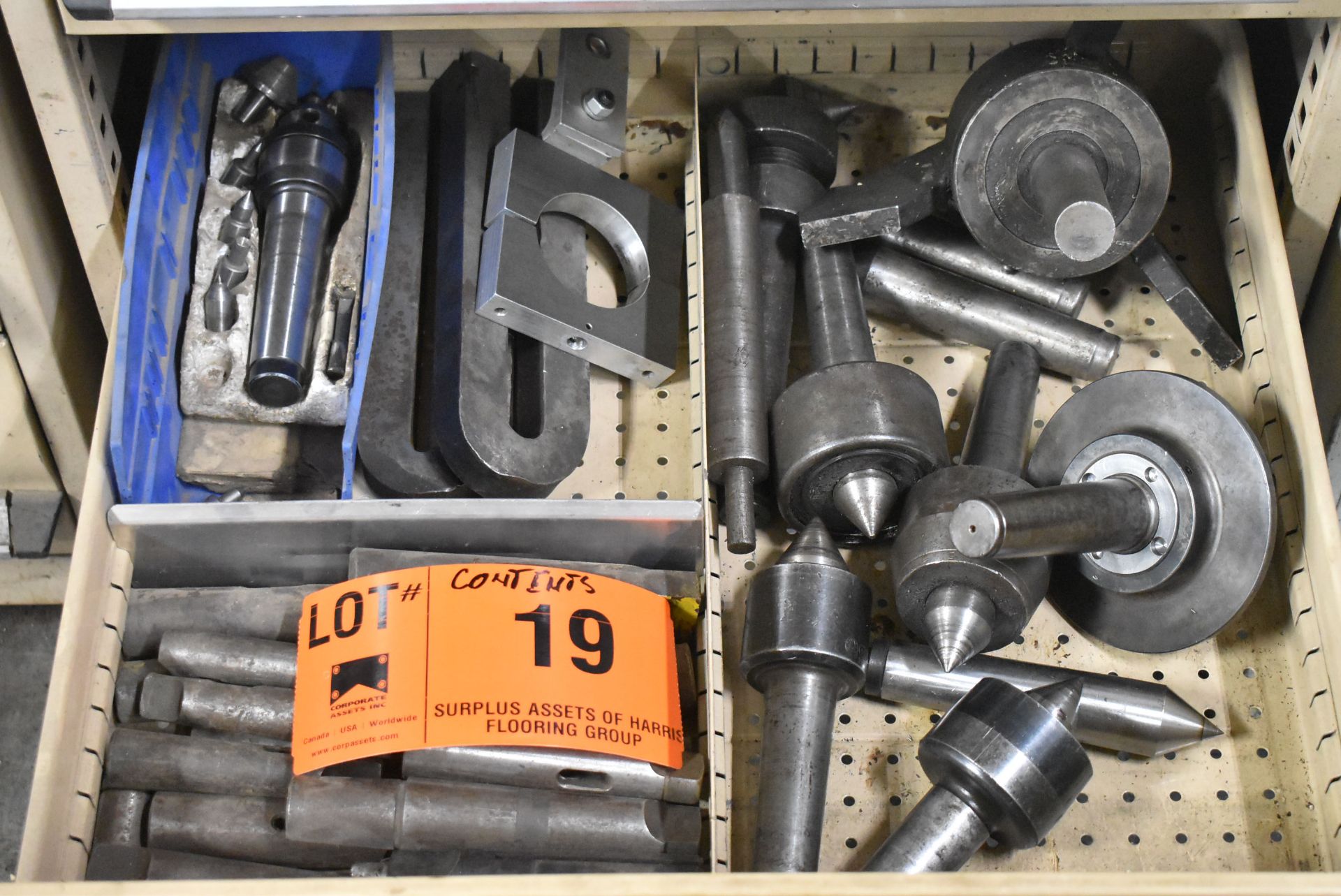 LOT/ CONTENTS OF TOOL CABINET - (CHECK PHOTOS) (CABINET NOT INCLUDED) - Image 8 of 10