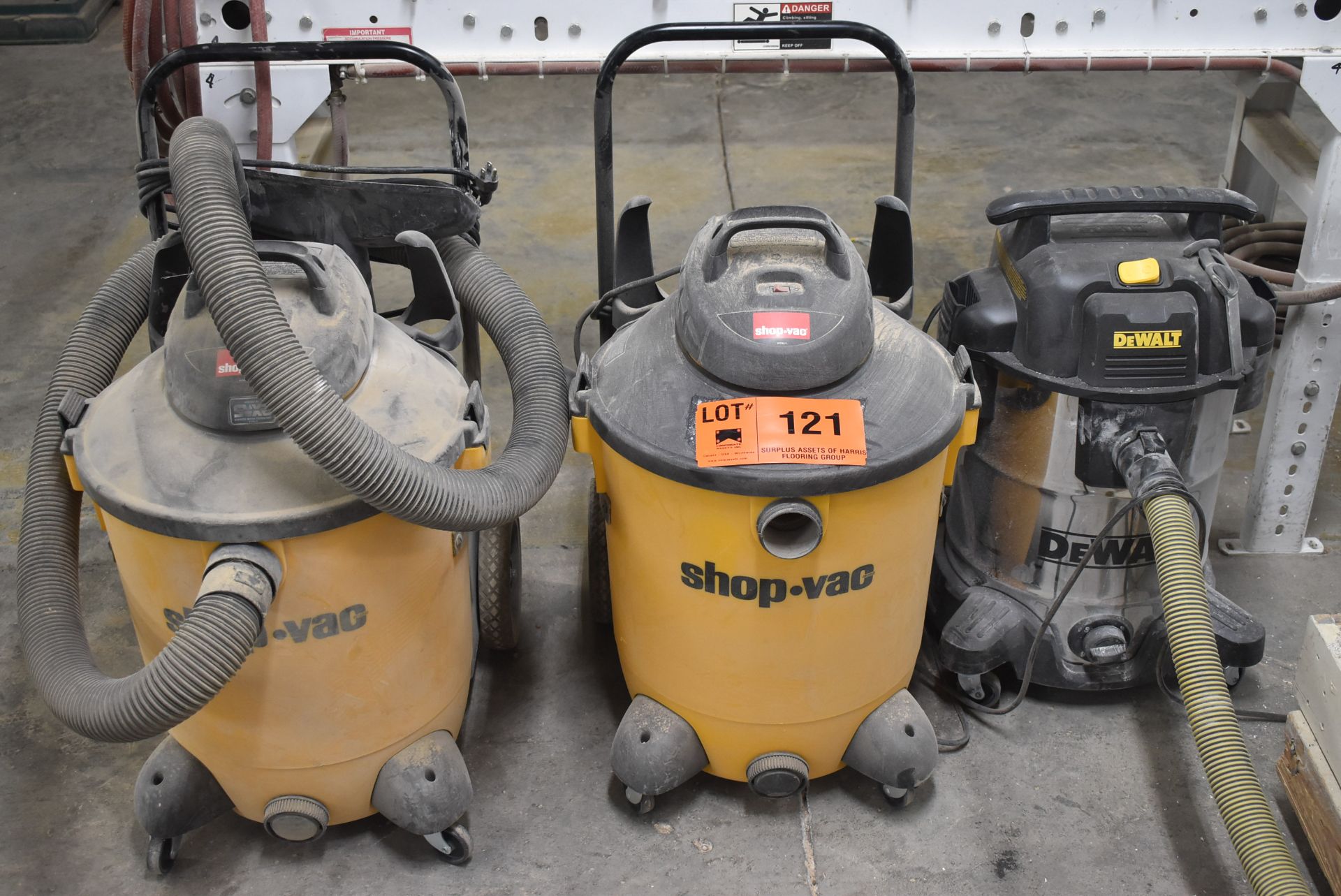 LOT/ DEWALT STAINLESS STEEL SHOP VAC & (2) SHOP-VAC SHOP VACS