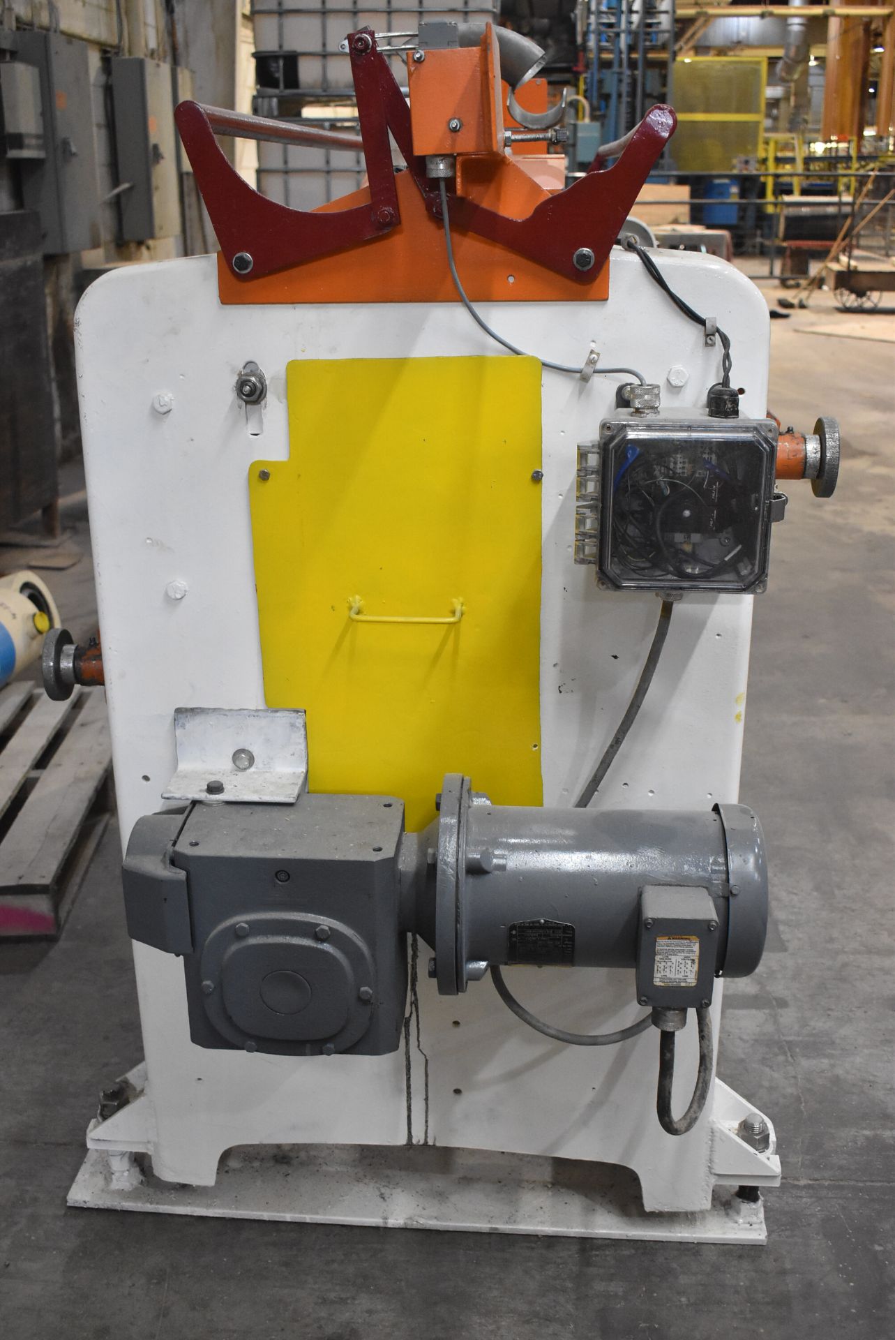 MFG. UNKNOWN 55" ROLL-FEED ADHESIVE APPLICATOR, S/N: N/A (CI) [RIGGING FEE FOR LOT #267 - $350 USD - Image 5 of 5