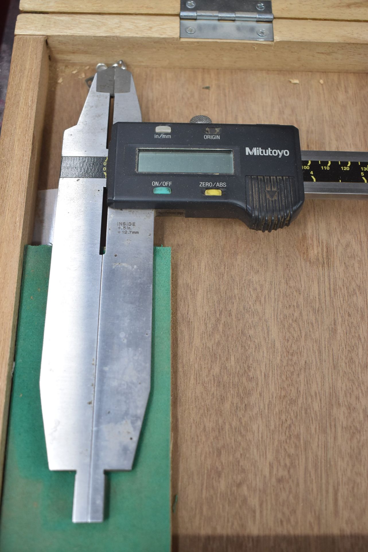 MITUTOYO 20" DIGITAL VERNIER CALIPER - Image 2 of 3