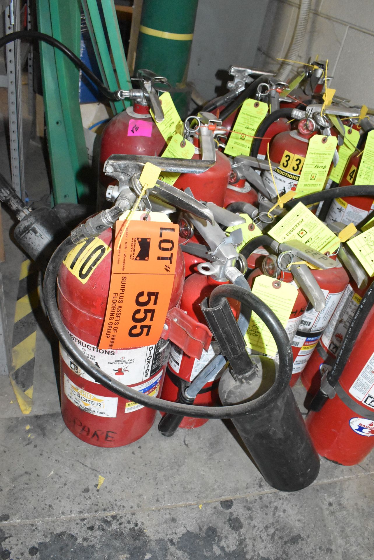 LOT/ FIRE EXTINGUISHERS - Image 2 of 4