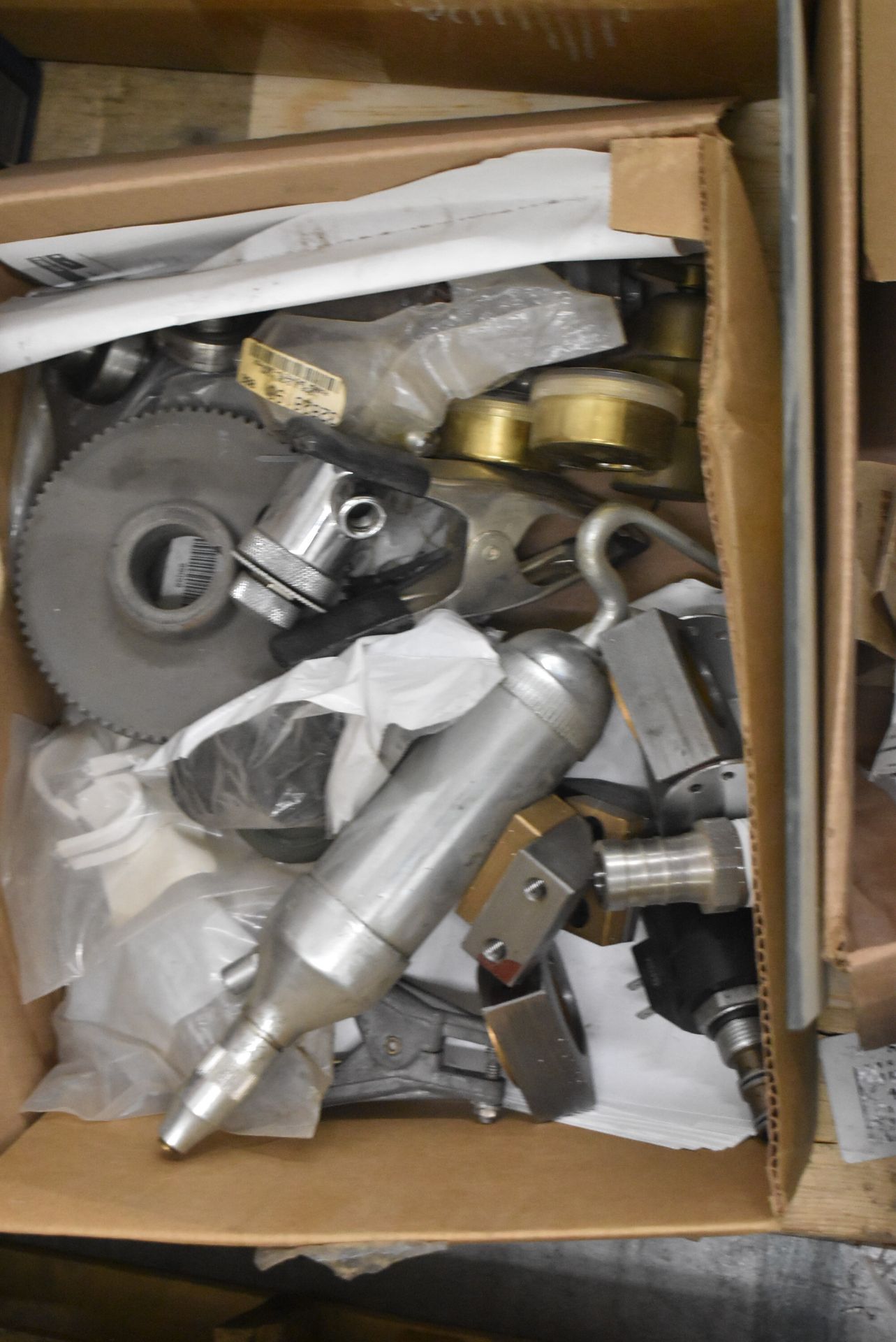 LOT/ SKID WITH CONTENTS - INCLUDING AUTOMATION COMPONENTS, SPARE PARTS, SHOP SUPPLIES, ELECTRICAL - Image 3 of 7