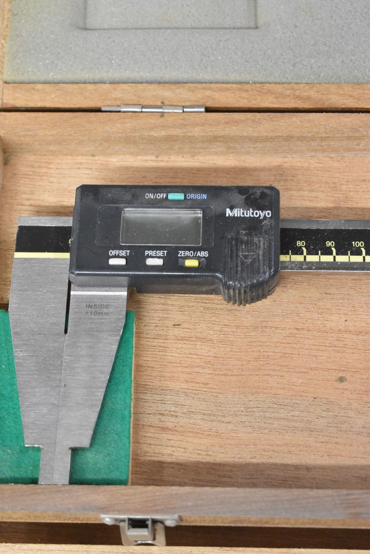 MITUTOYO 12" DIGITAL VERNIER CALIPER - Image 2 of 3