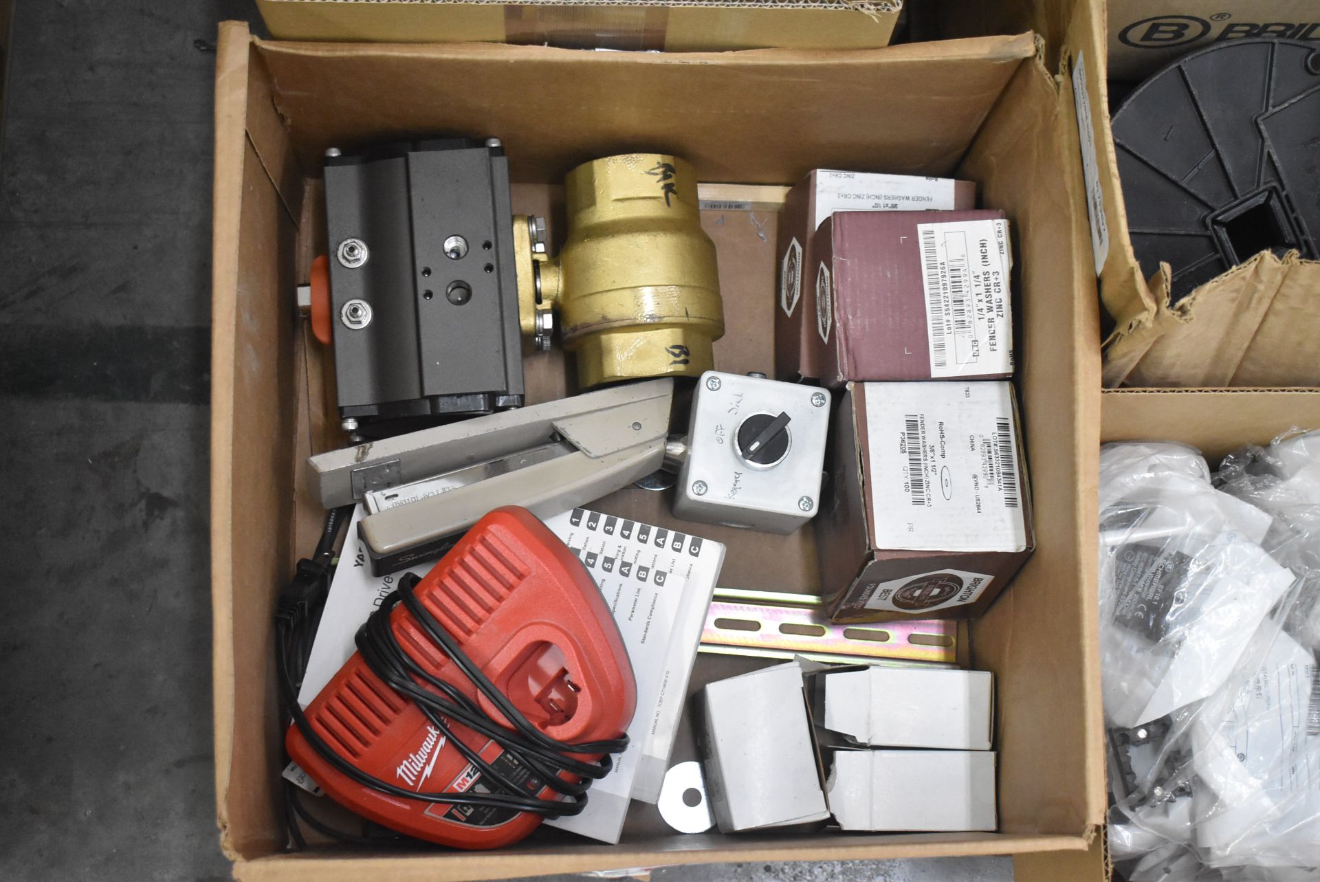LOT/ SKID WITH CONTENTS - INCLUDING SPARE PARTS, AUTOMATION COMPONENTS, HARDWARE, ELECTRICAL - Image 2 of 9