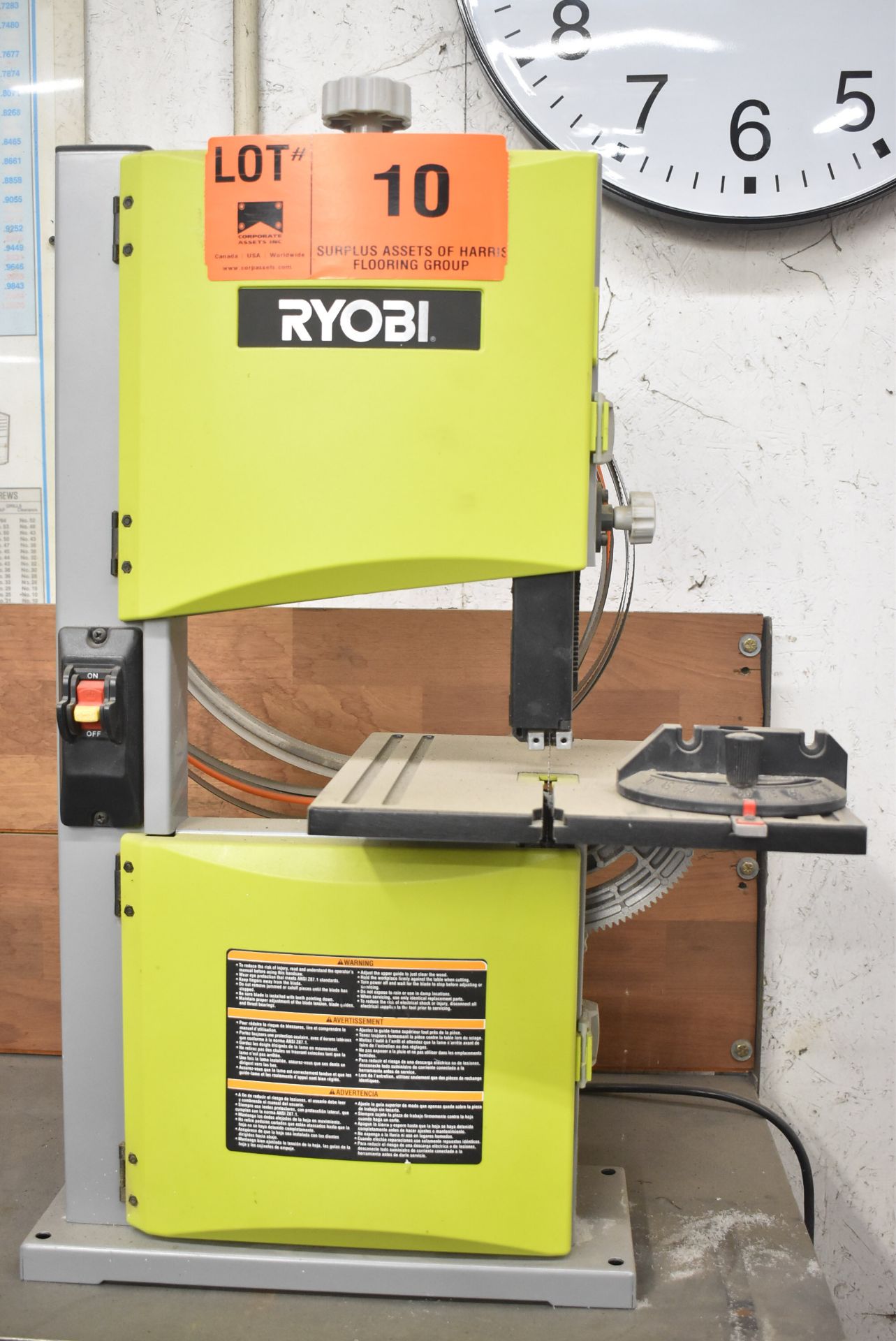 RYOBI BS904G BENCH TOP VERTICAL BAND SAW WITH 12"X12" TABLE, 9" THROAT