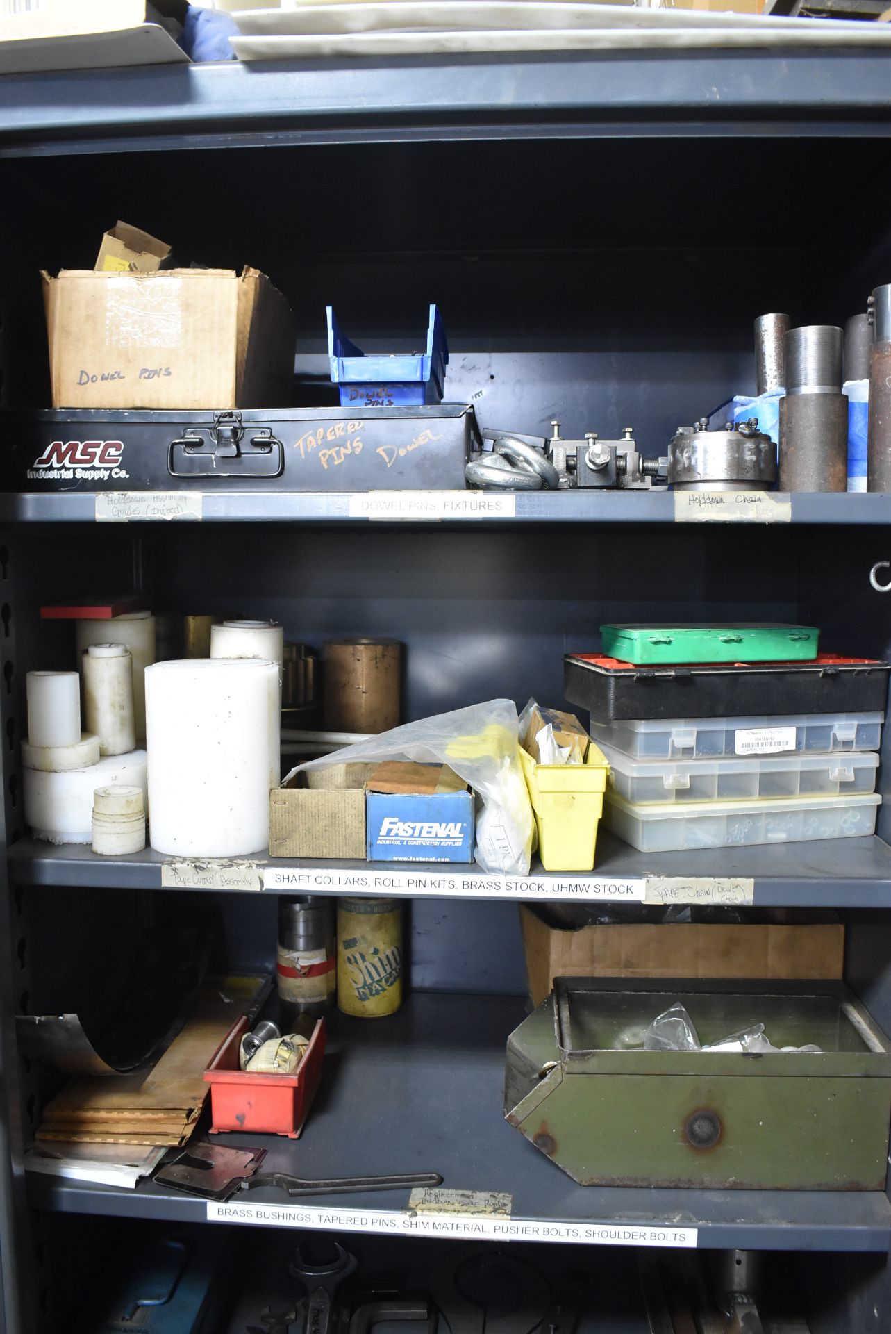 LOT/ CONTENTS OF CABINET - INCLUDING DOWEL PINS, FIXTURES, SHAFT COLLARS, ROLL PIN KITS, BRASS & - Image 2 of 3