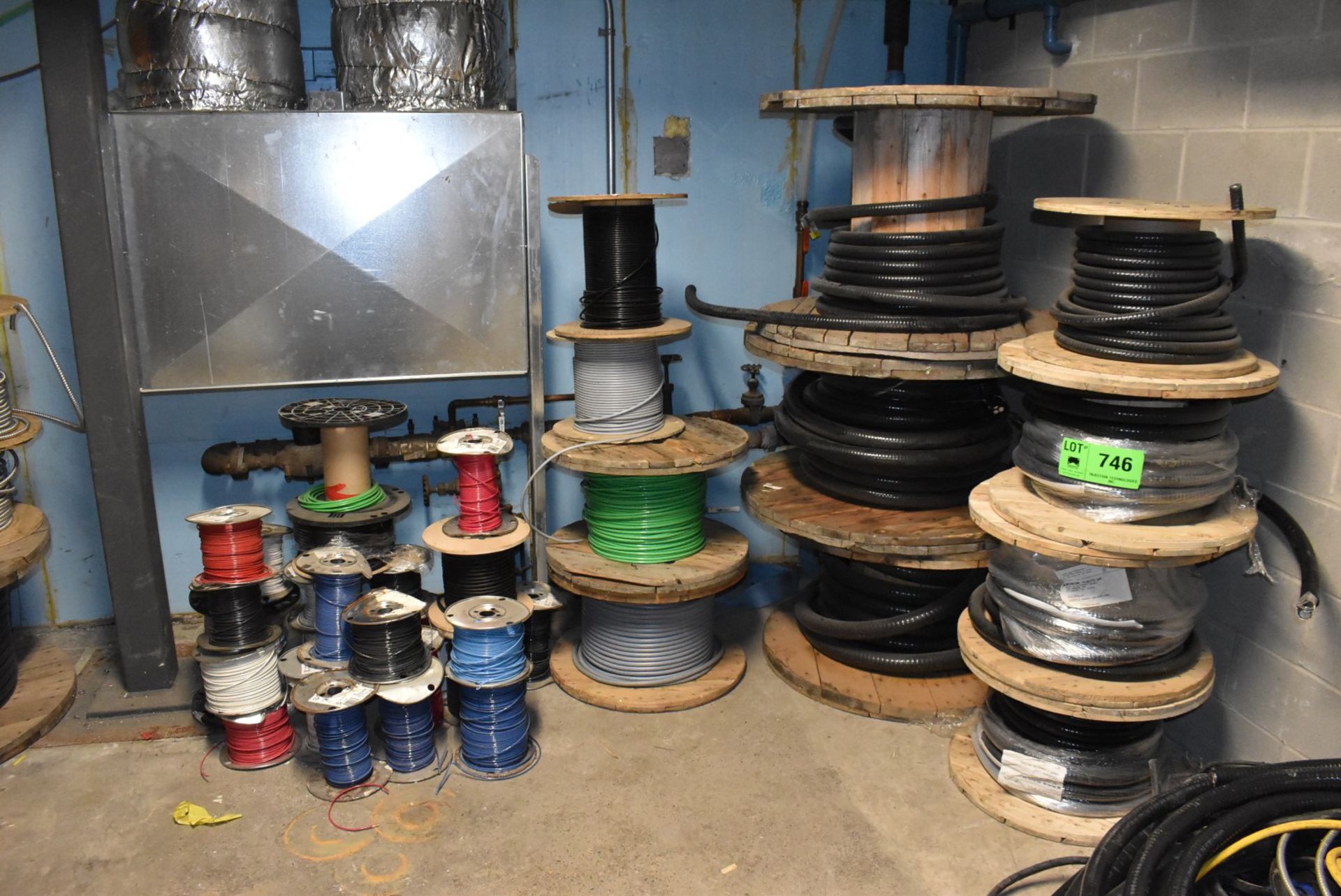 LOT/ ELECTRICAL WIRE