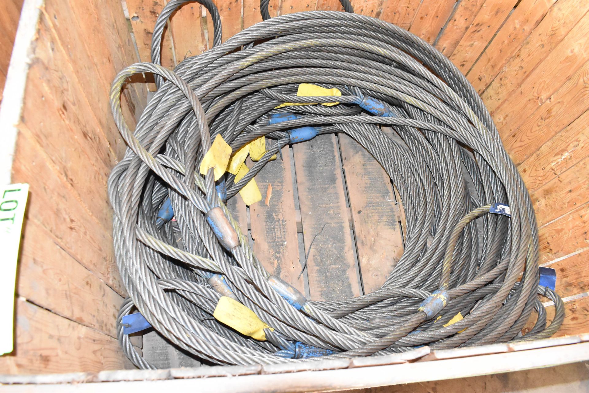 LOT/ CONTENTS OF CRATE - WIRE ROPE SLINGS - Image 3 of 4