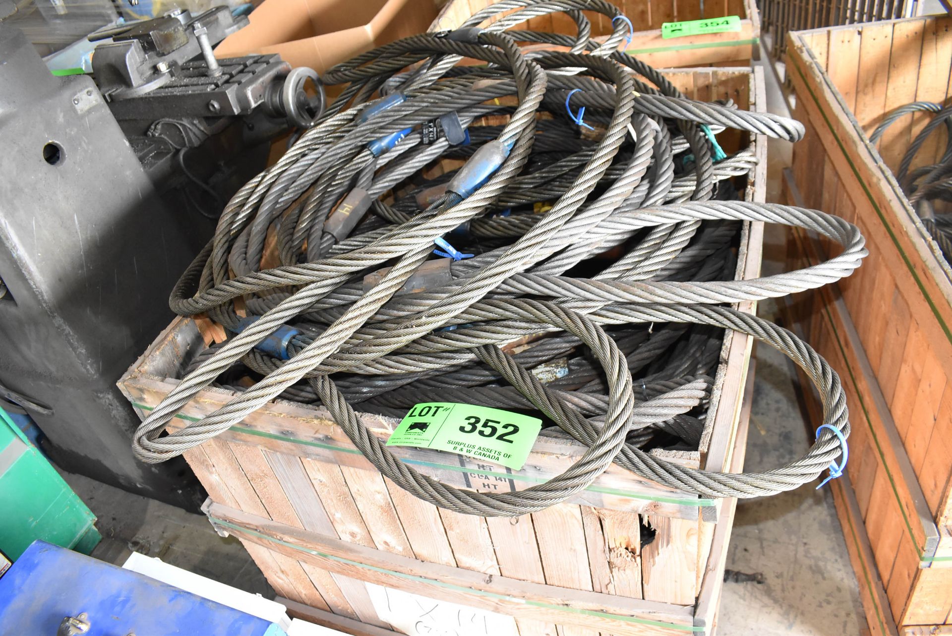 LOT/ CONTENTS OF CRATE - WIRE ROPE SLINGS