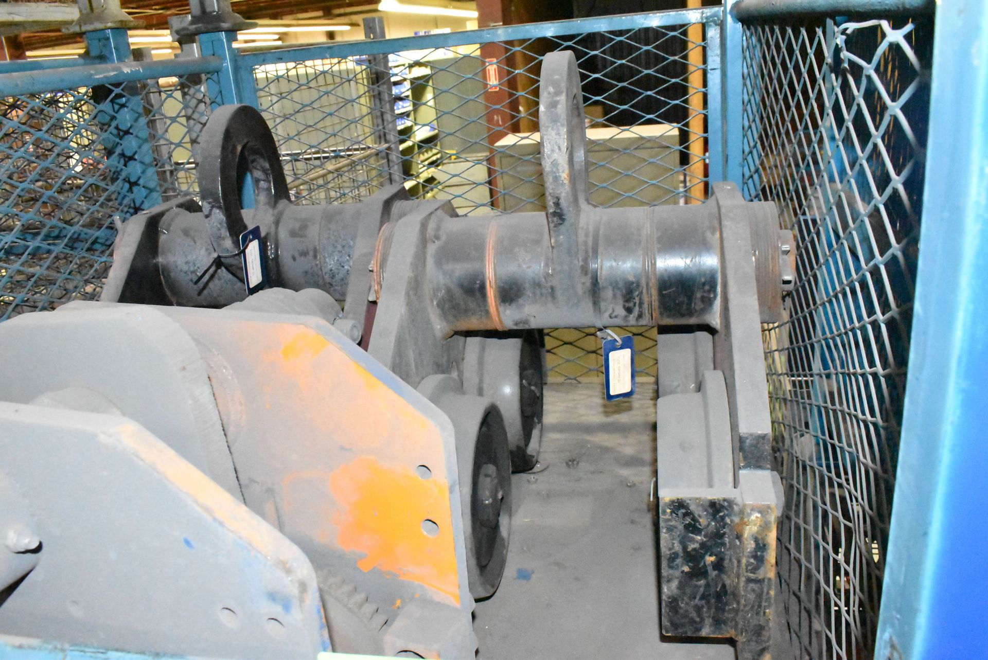 LOT/ CONTENTS OF BIN - 10 TON CAPACITY BEAM CLAMP HOIST TROLLEYS - Image 3 of 4