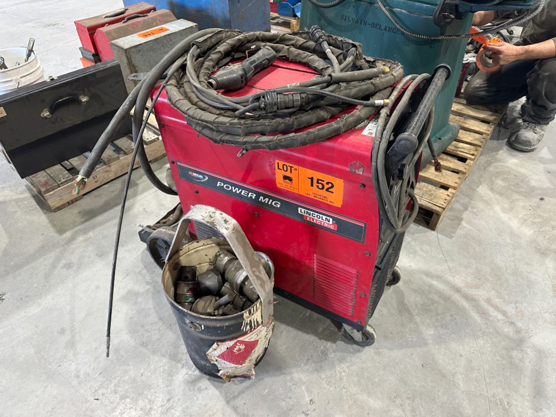 LINCOLN POWER MIG 300 portable MIG welder with cables and gun, s/n n/a