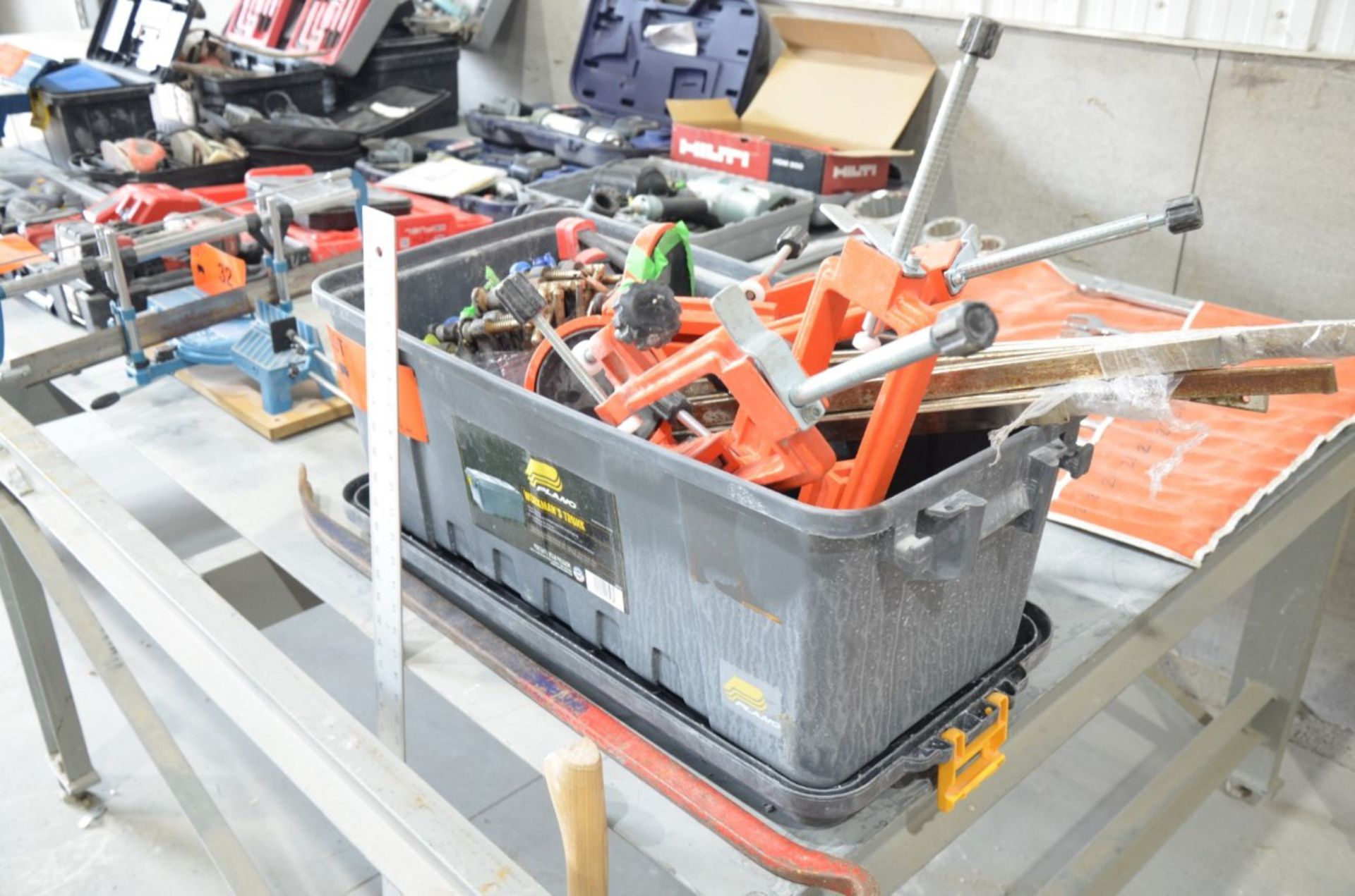 LOT/ toolbox with clamping - Image 3 of 3